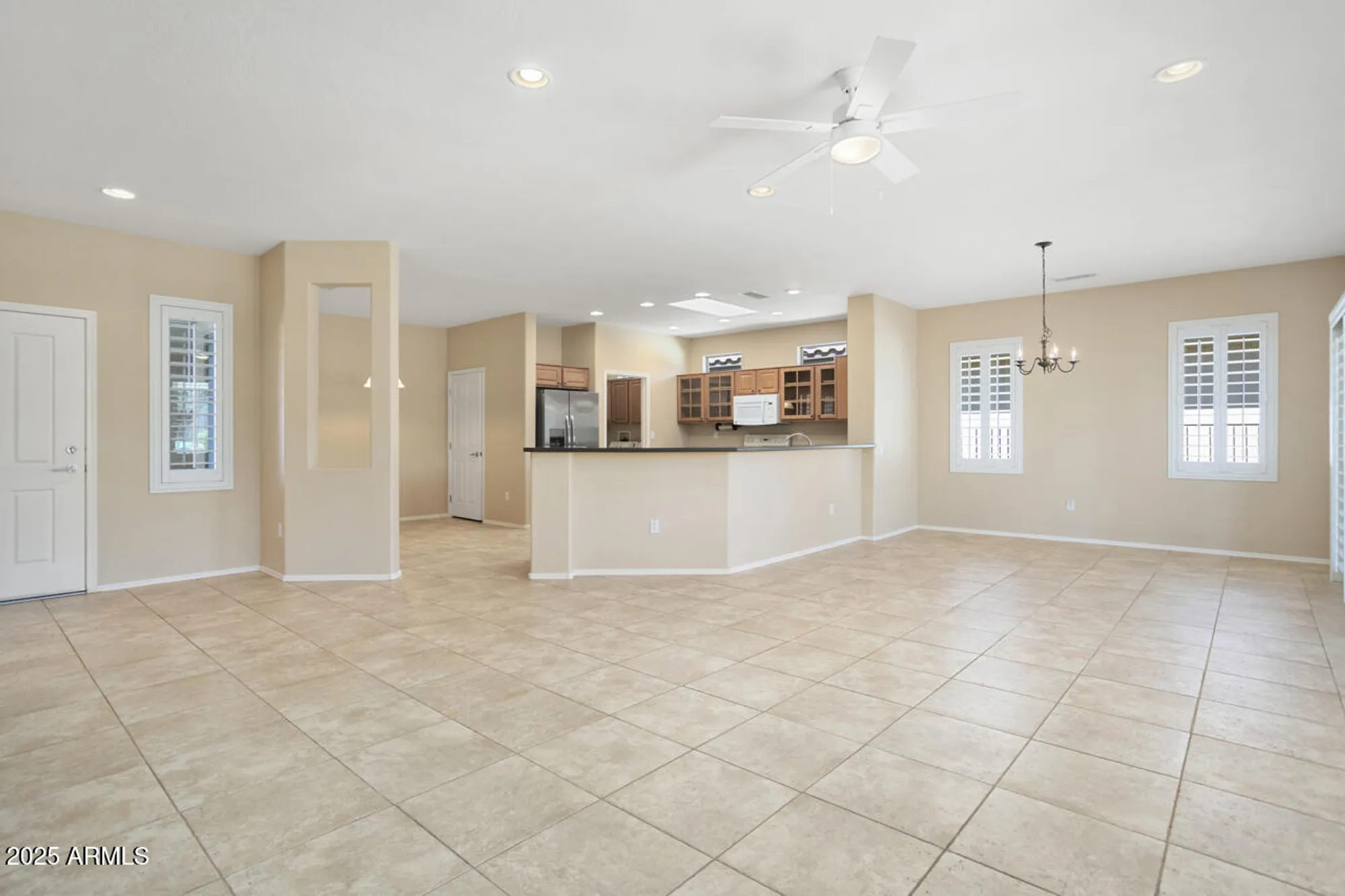 Property Slideshow image 12 of 46 | 19341 n guardian ln, Surprise, AZ, 85387