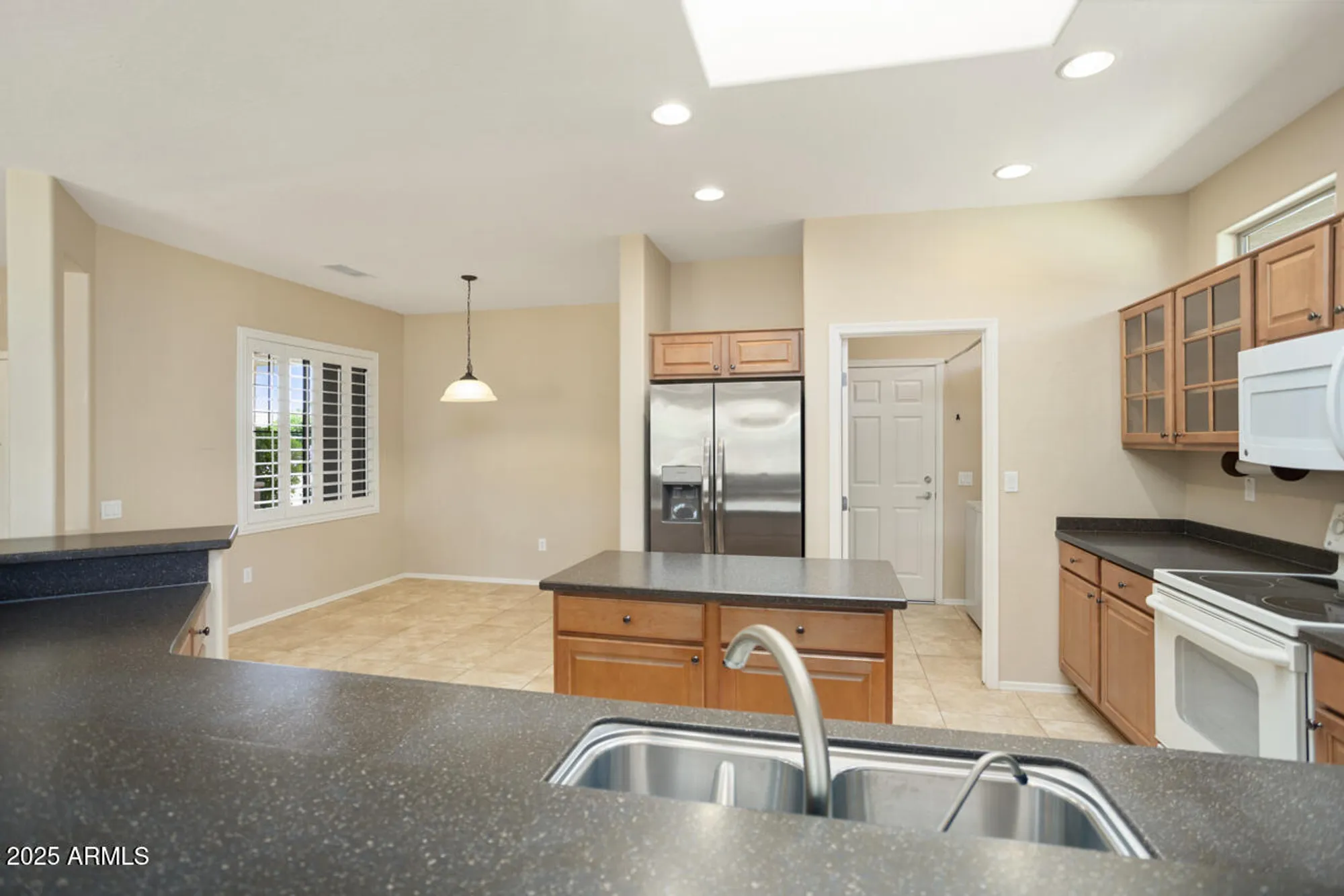 Property Slideshow image 21 of 46 | 19341 n guardian ln, Surprise, AZ, 85387