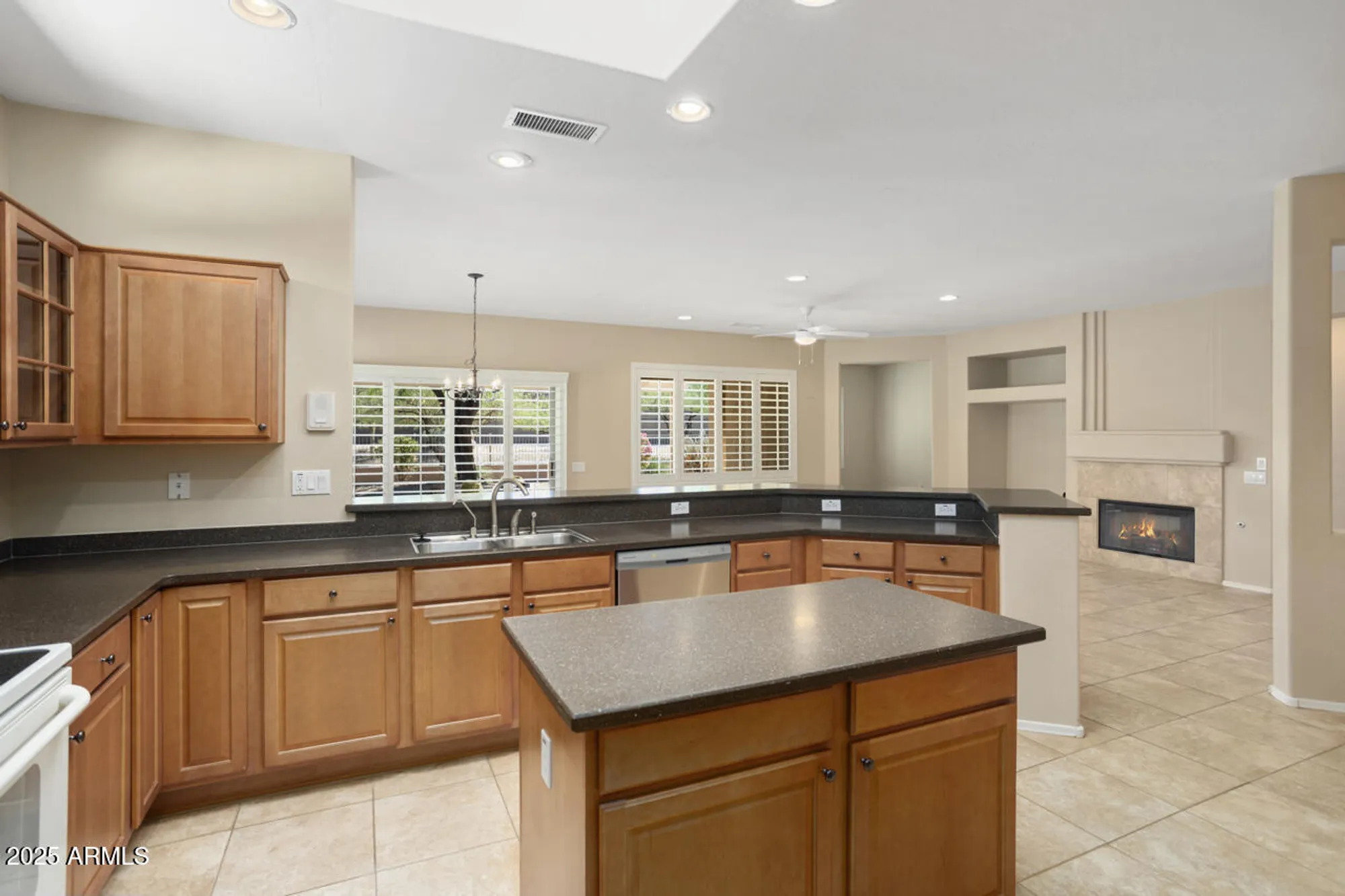 Property Slideshow image 19 of 46 | 19341 n guardian ln, Surprise, AZ, 85387