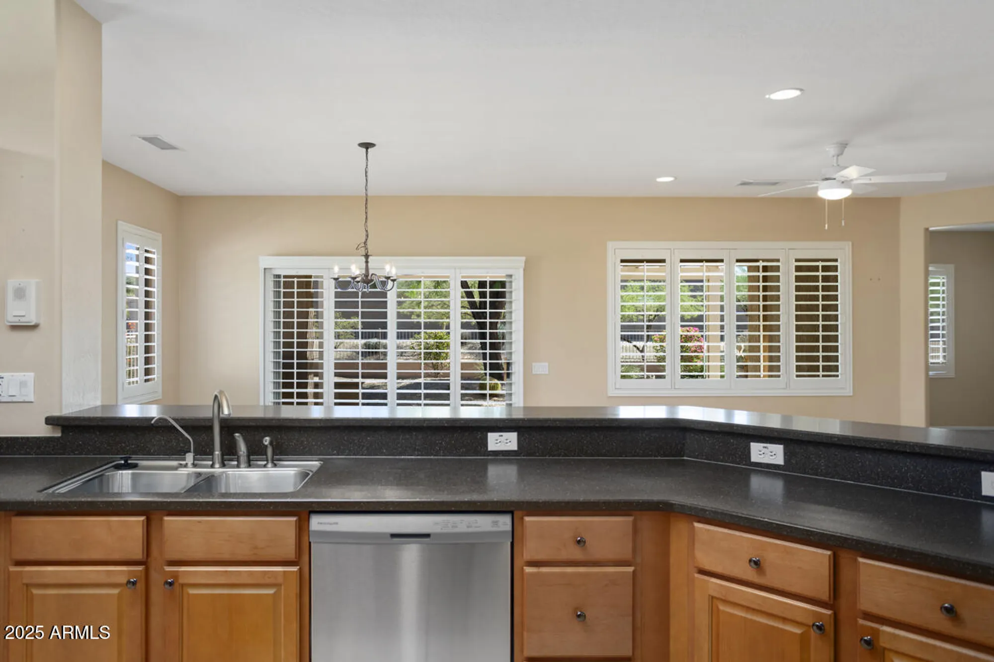 Property Slideshow image 20 of 46 | 19341 n guardian ln, Surprise, AZ, 85387