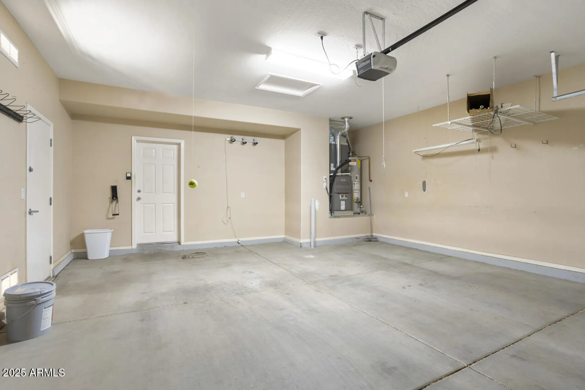 Property Slideshow image 37 of 46 | 19341 n guardian ln, Surprise, AZ, 85387