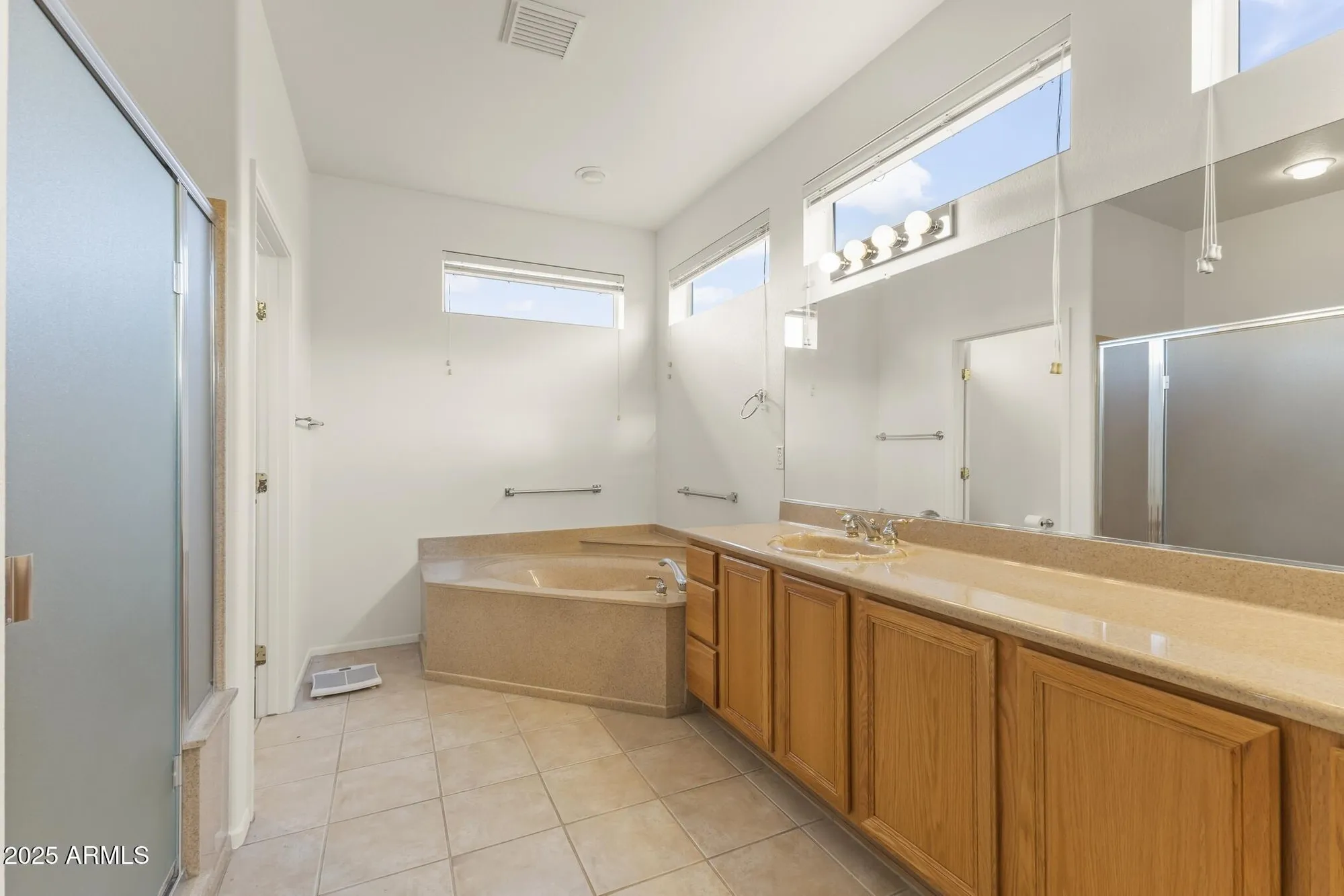 Property Slideshow image 31 of 50 | 18132 n petrified forest dr, Surprise, AZ, 85374