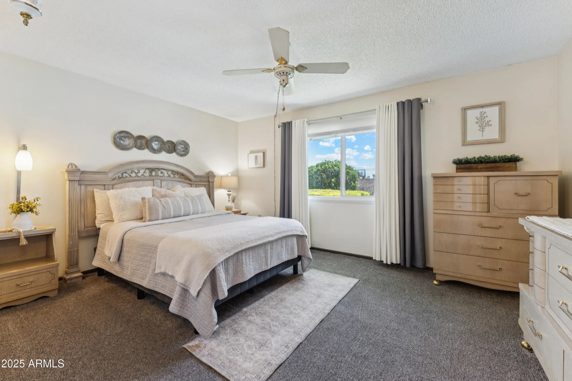 Property Slideshow image 4 of 24 | 9831 w pebble beach dr, Sun City, AZ, 85351