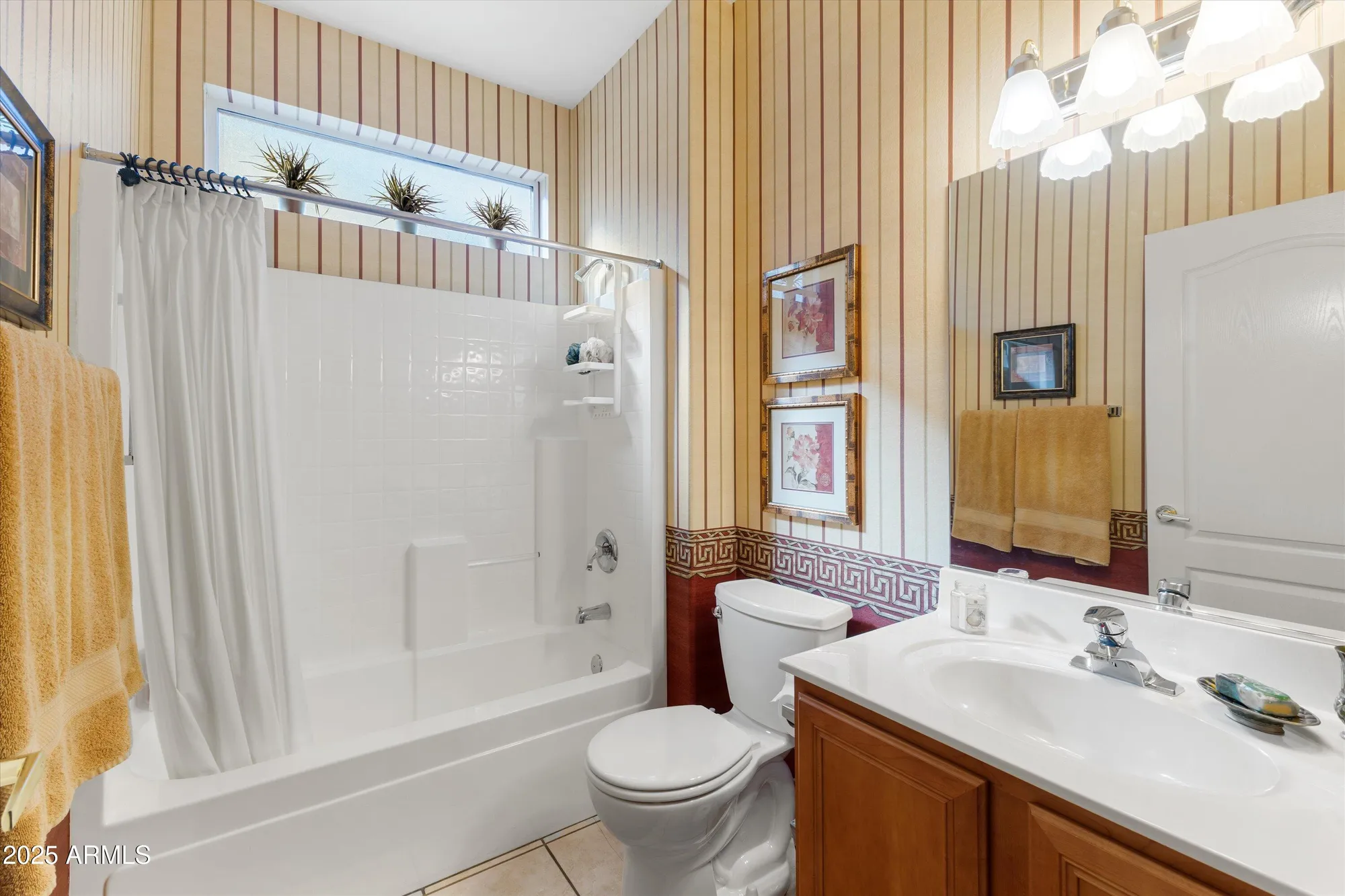 Property Slideshow image 18 of 35 | 16045 w autumn sage dr, Surprise, AZ, 85374