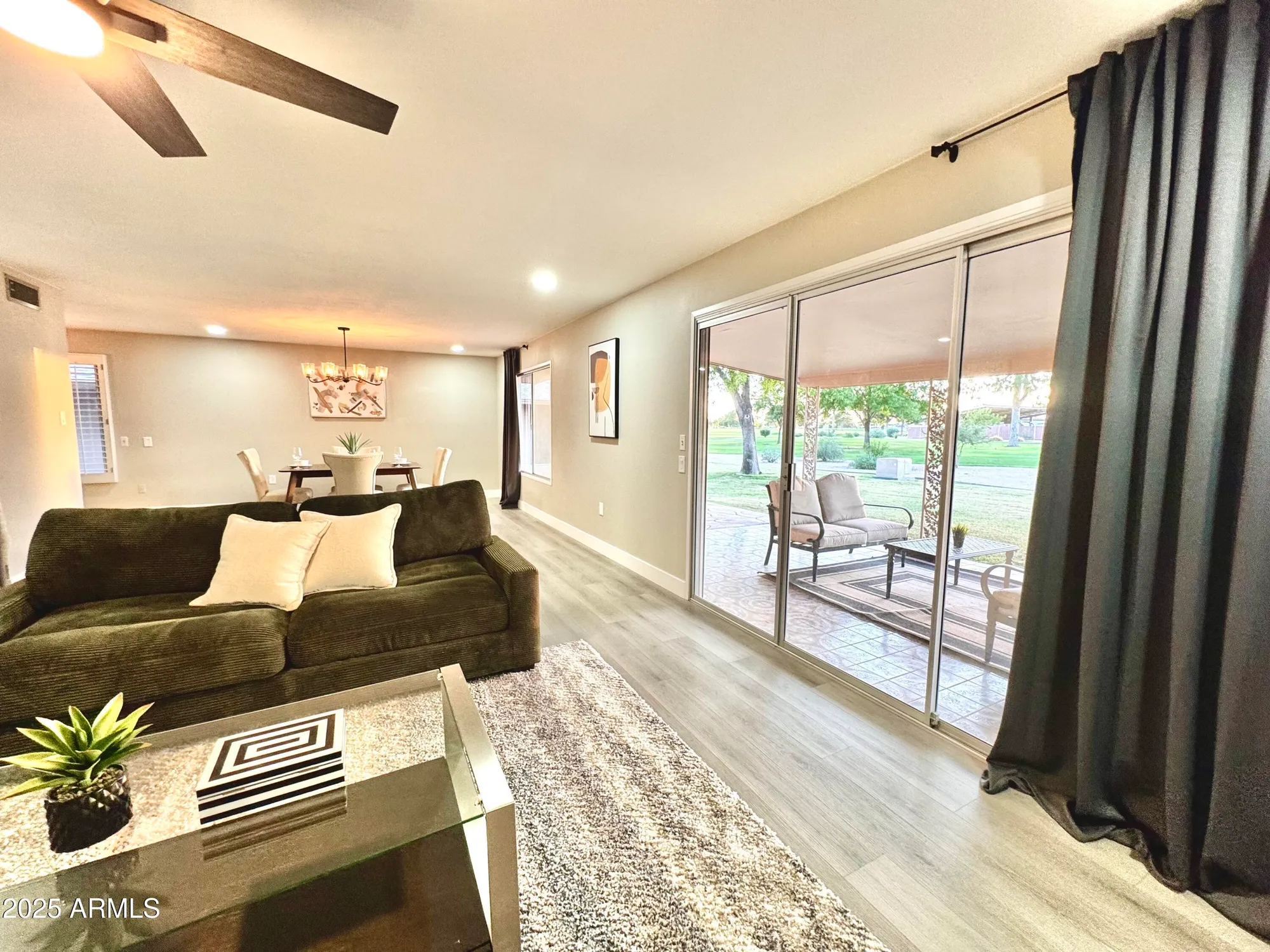 Property Slideshow image 7 of 32 | 18442 n 104th ave, Sun City, AZ, 85373