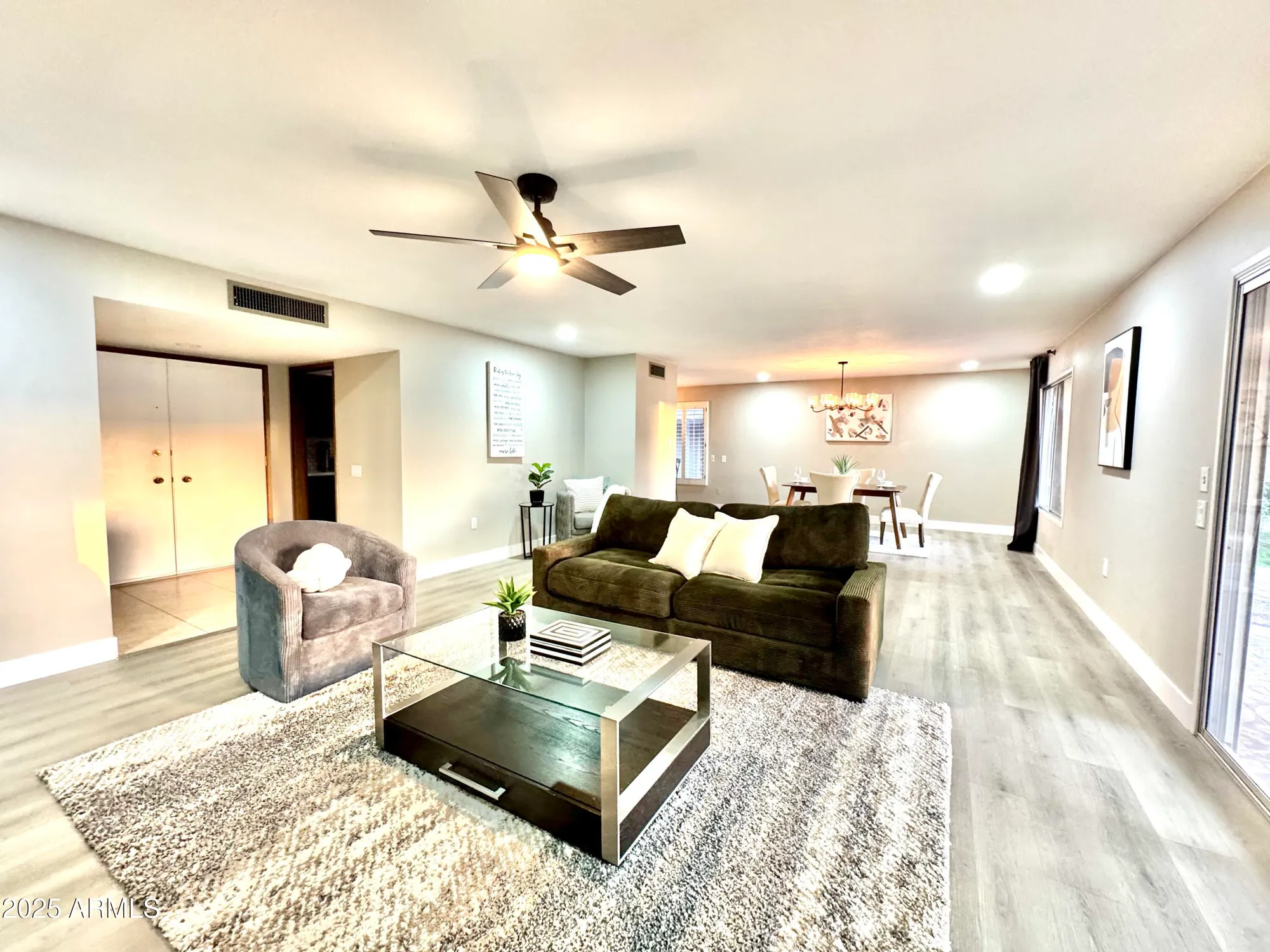 Property Slideshow image 8 of 32 | 18442 n 104th ave, Sun City, AZ, 85373