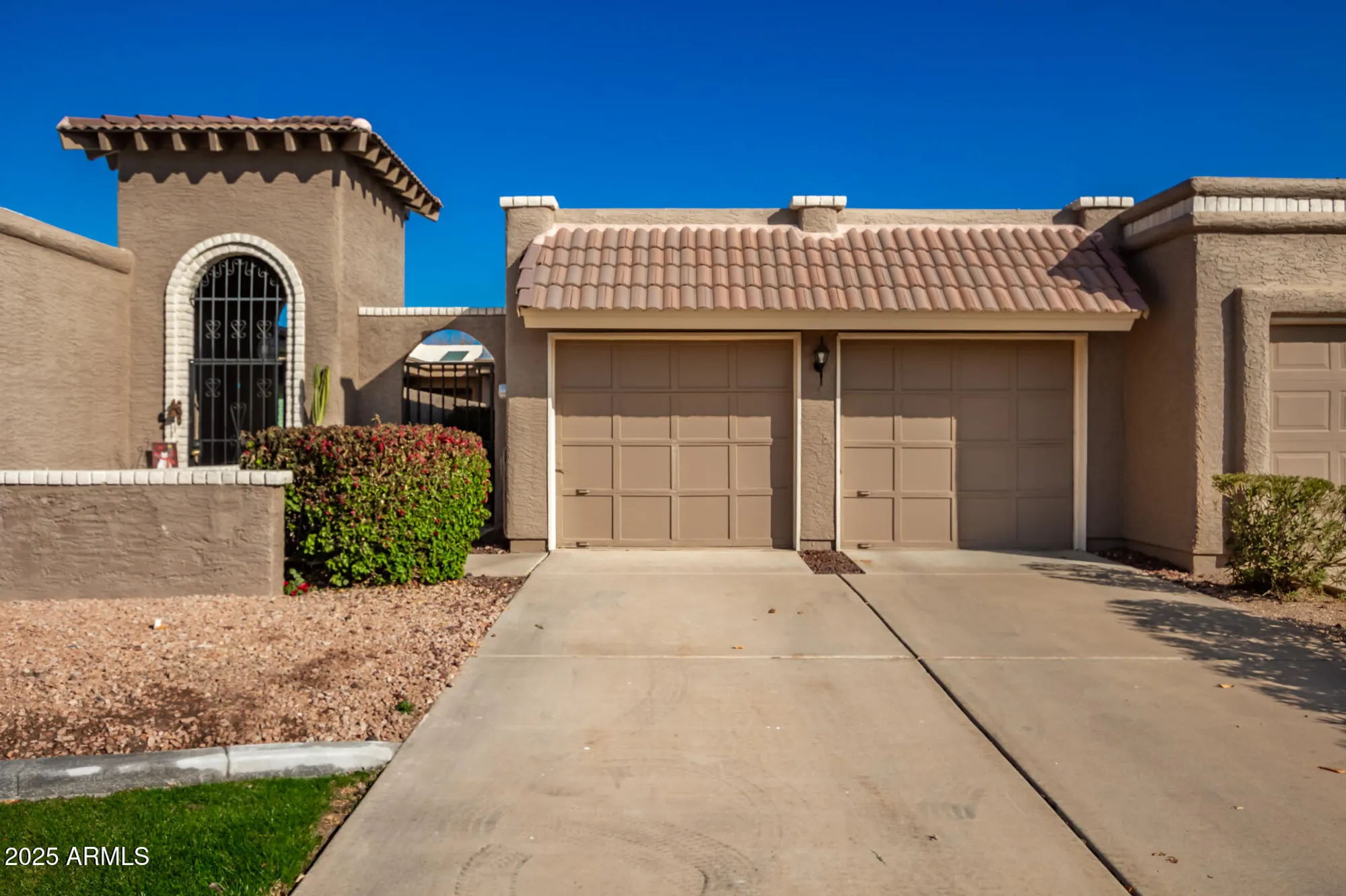Property Slideshow image 1 of 26 | 25239 s glenburn dr, Sun Lakes, AZ, 85248