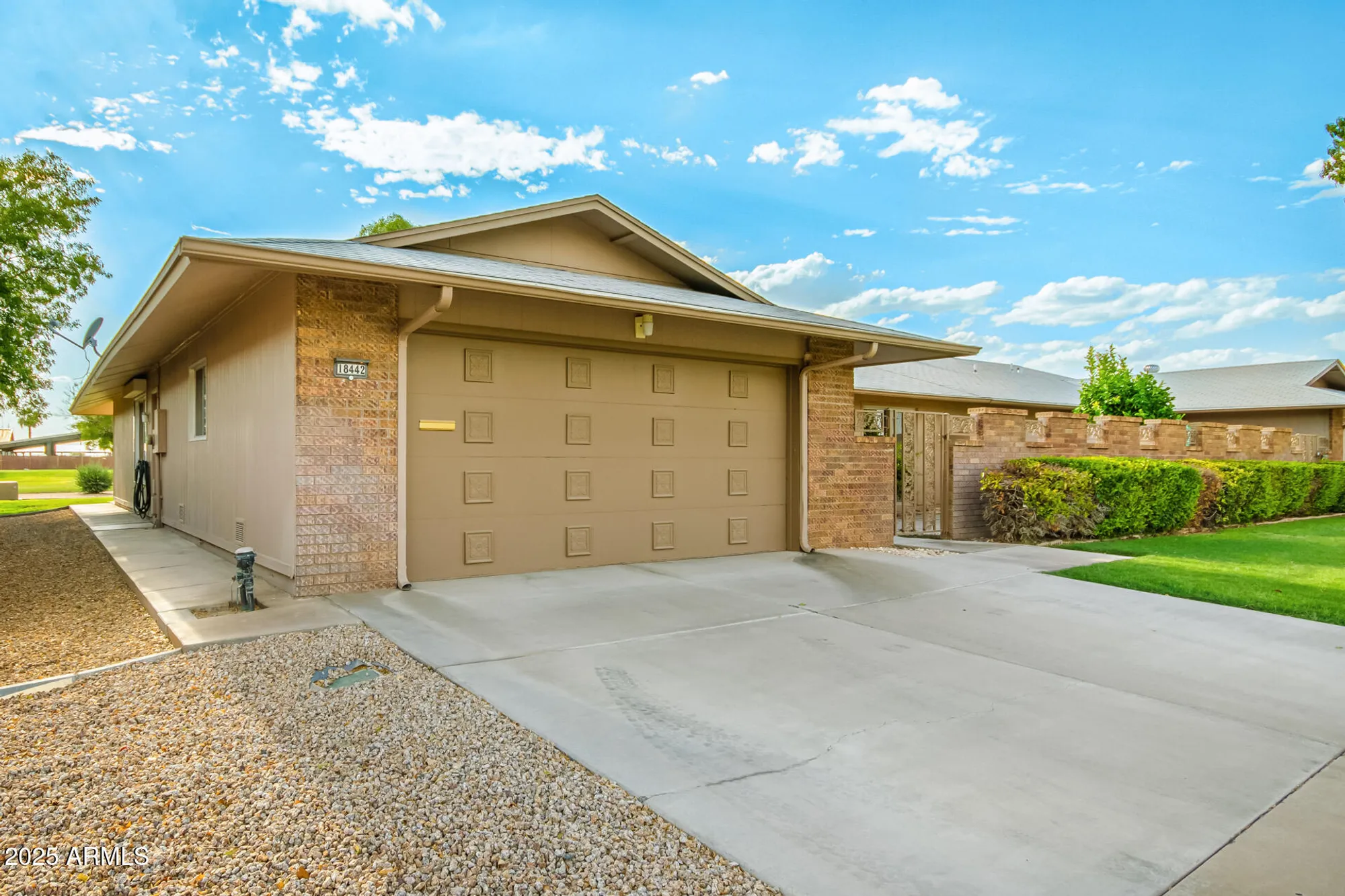 Property Slideshow image 5 of 32 | 18442 n 104th ave, Sun City, AZ, 85373