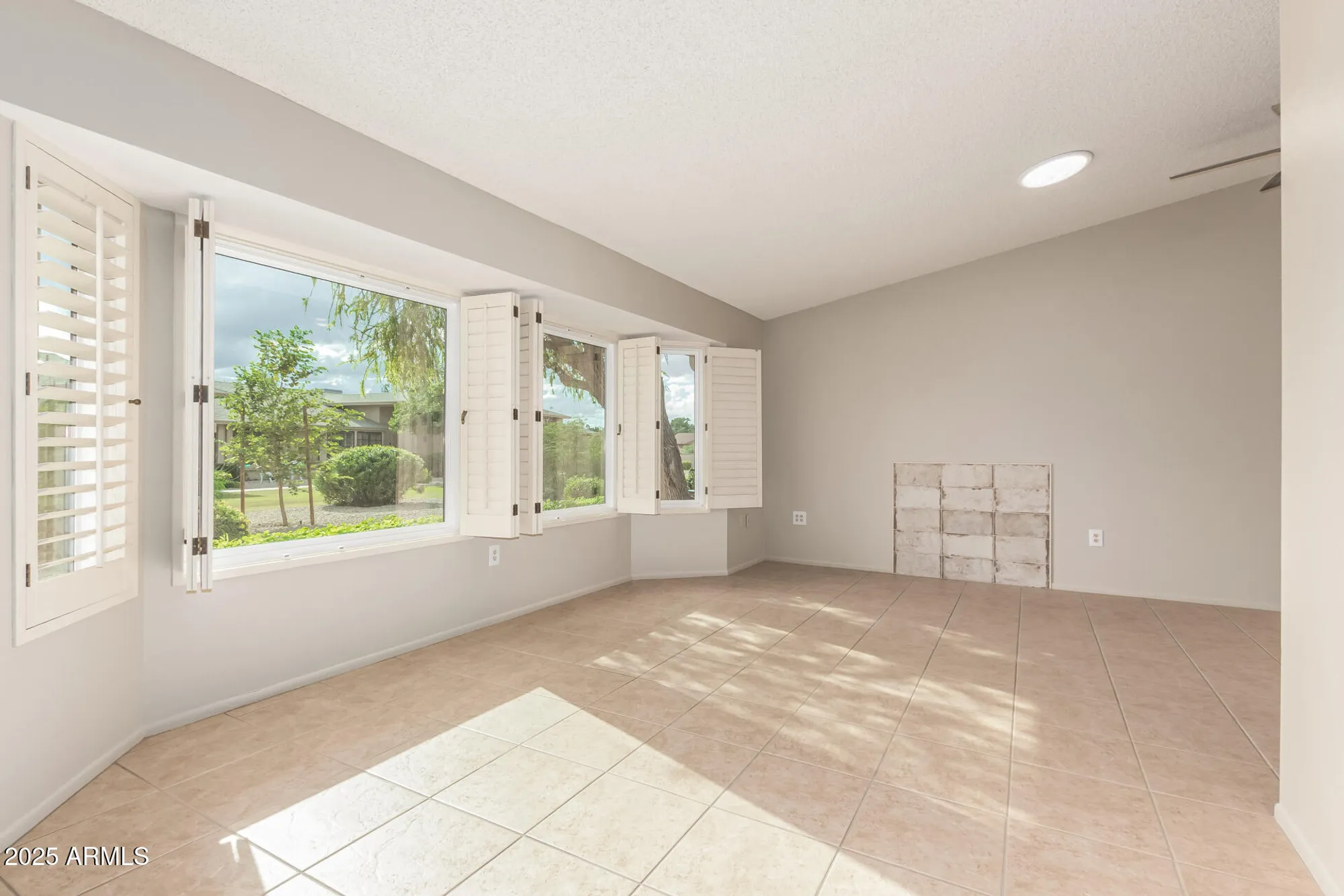 Property Slideshow image 8 of 40 | 20221 n broken arrow dr, Sun City West, AZ, 85375