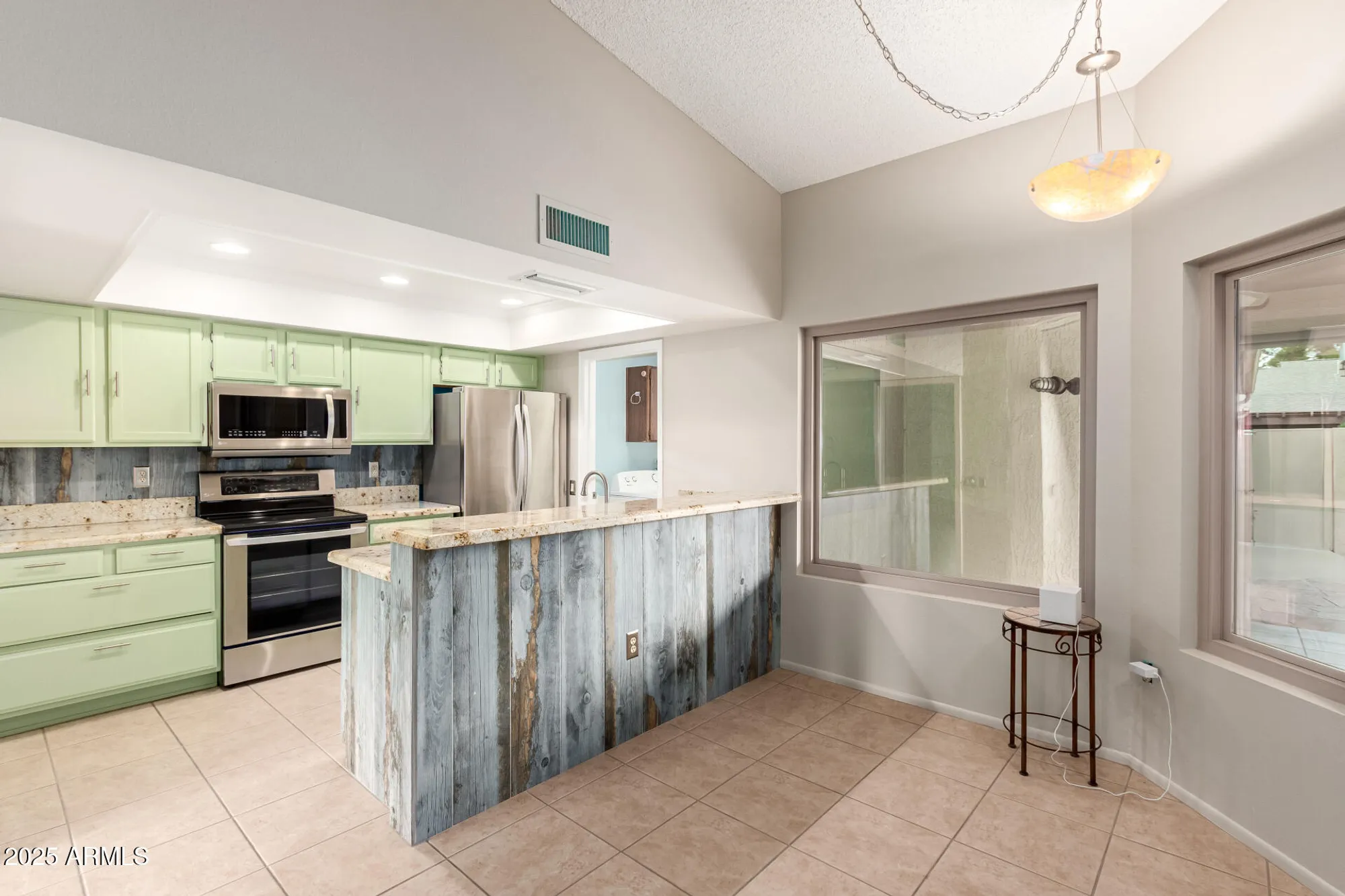 Property Slideshow image 14 of 40 | 20221 n broken arrow dr, Sun City West, AZ, 85375