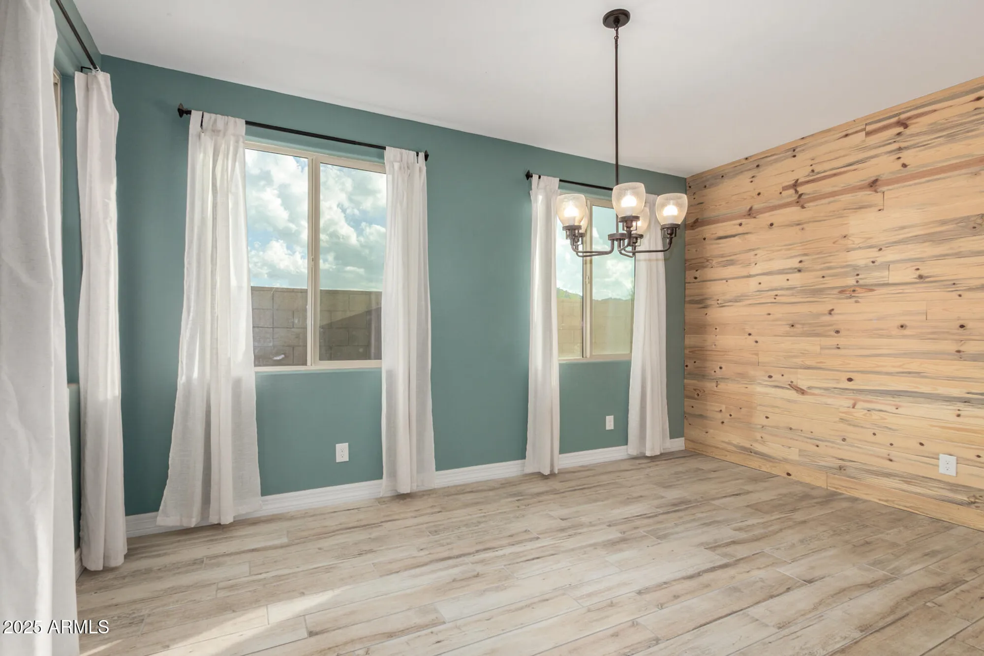 Property Slideshow image 8 of 32 | 28266 n 132nd ln, Peoria, AZ, 85383