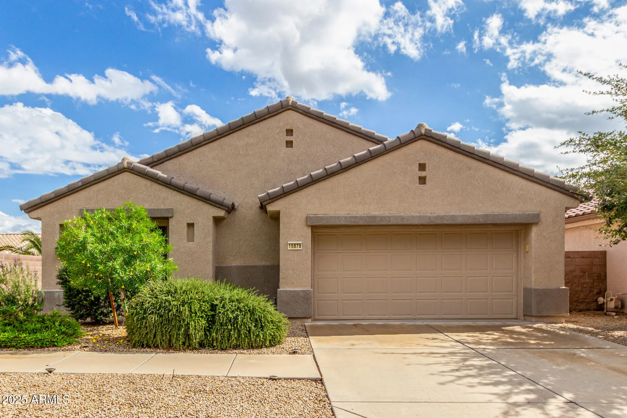 Property Slideshow image 11 of 34 | 15878 w remington dr, Surprise, AZ, 85374