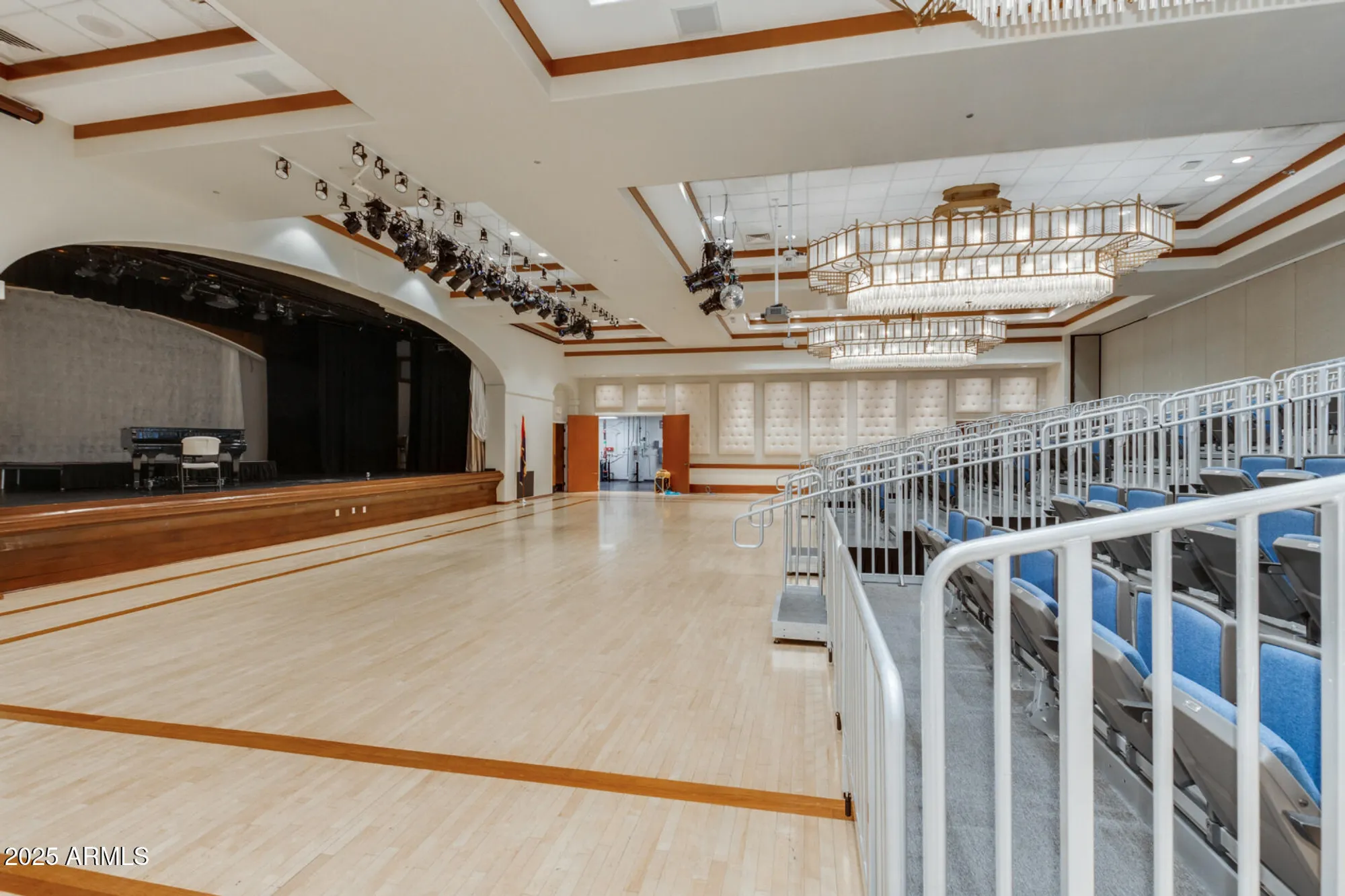 Property Slideshow image 18 of 34 | 15878 w remington dr, Surprise, AZ, 85374