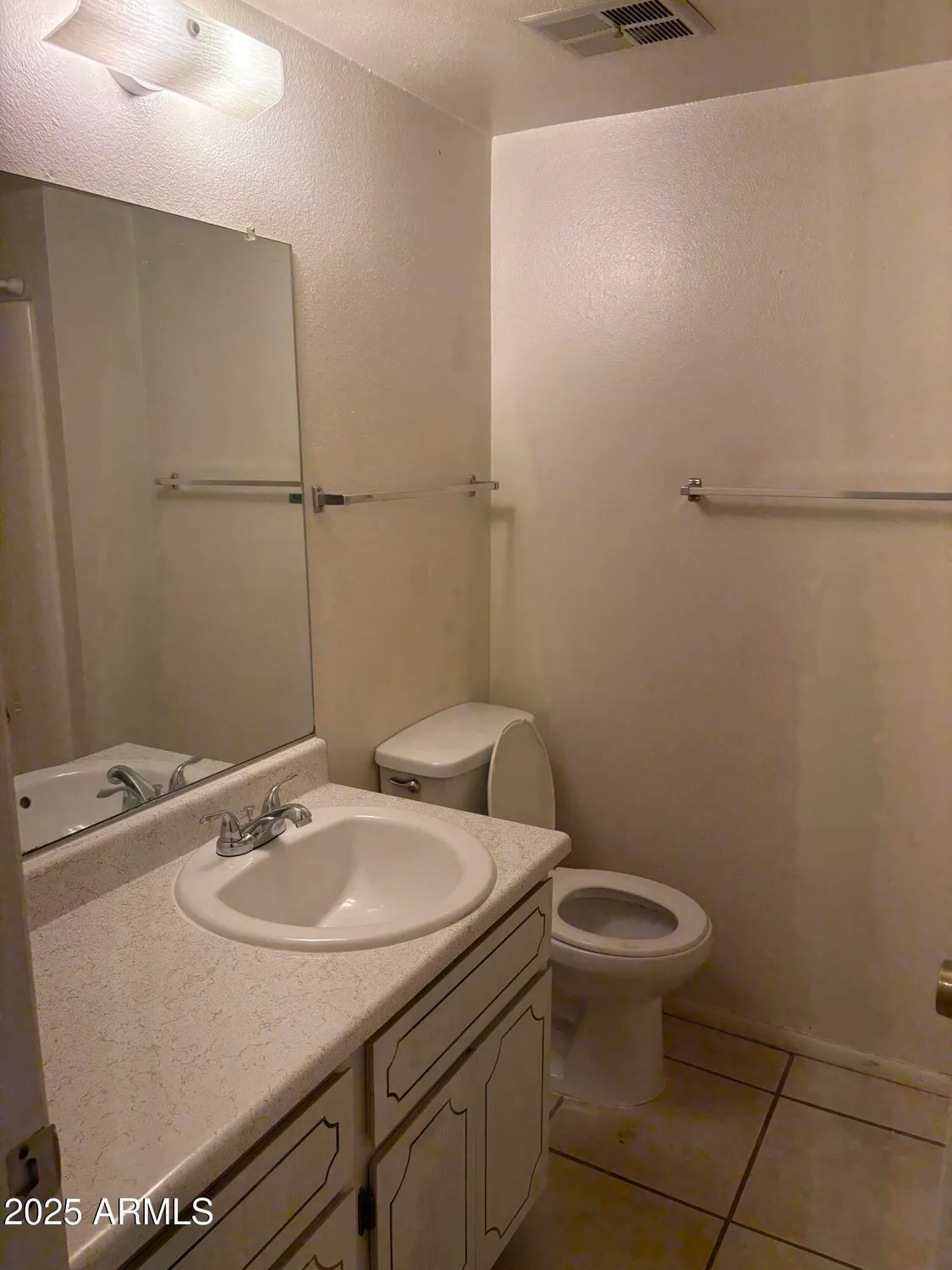 Property Slideshow image 9 of 14 | 10127 n 95th dr a, Peoria, AZ, 85345