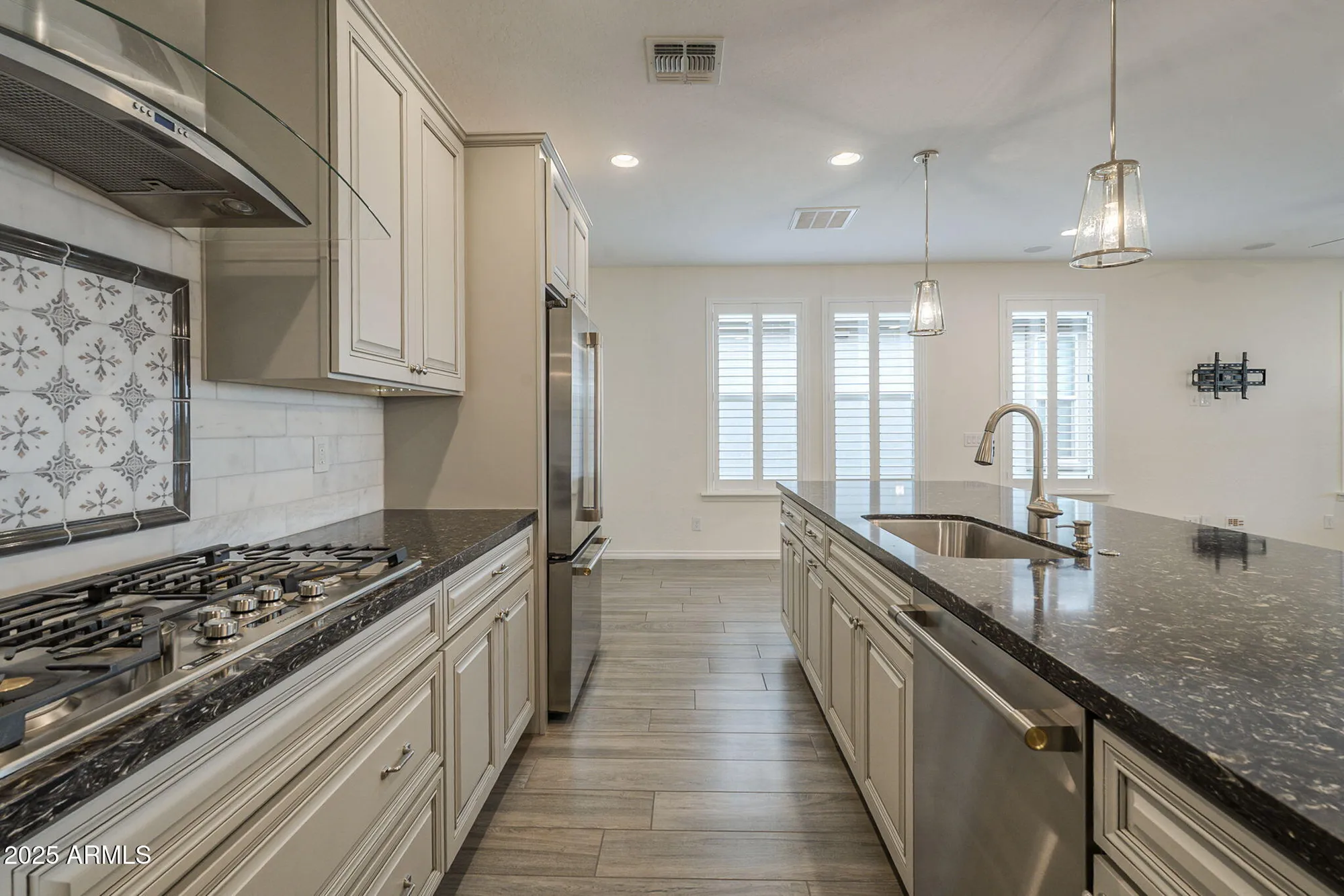 Property Slideshow image 10 of 35 | 291 e las puertas ln, Queen Creek, AZ, 85140