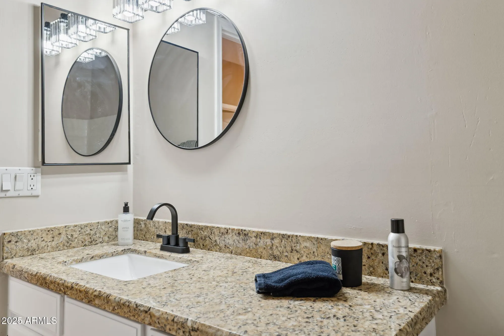 Property Slideshow image 21 of 28 | 19927 n 108th ln, Peoria, AZ, 85373