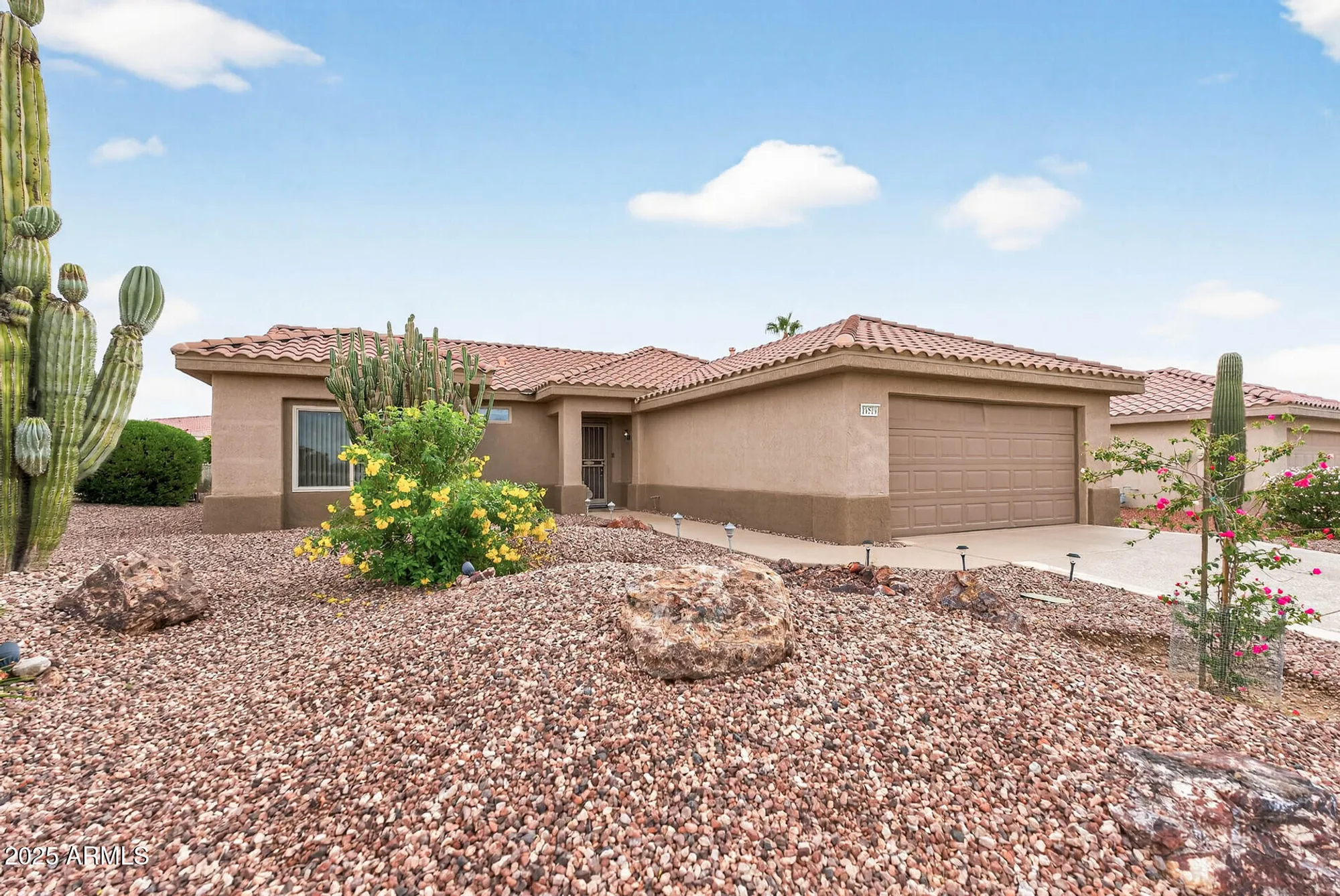 Property Slideshow image 15 of 44 | 19519 n papago dr, Surprise, AZ, 85374