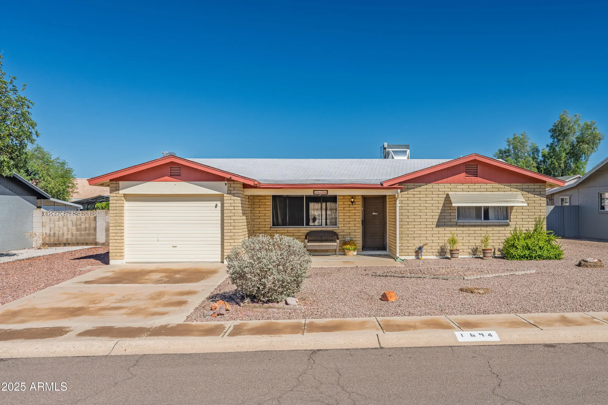 Property Slideshow image 2 of 41 | 1694 w 13th ave, Apache Junction, AZ, 85120