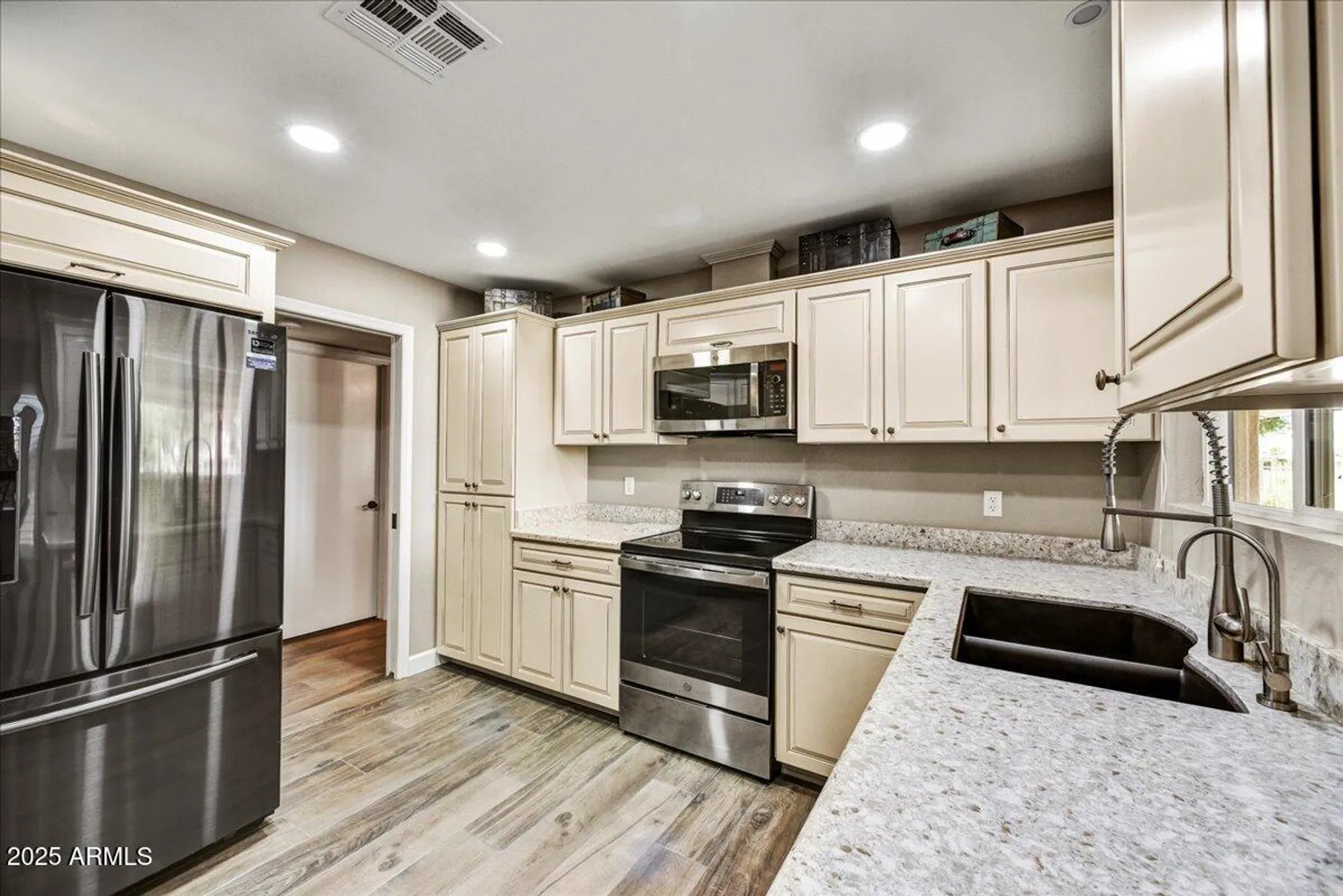 Property Slideshow image 18 of 25 | 13231 w stardust blvd, Sun City West, AZ, 85375