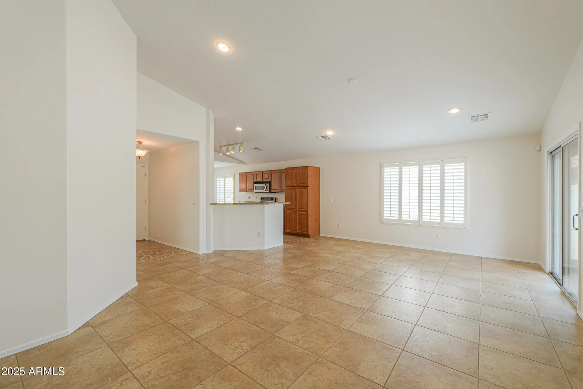 Property Slideshow image 19 of 50 | 188 n nueva ln, Casa Grande, AZ, 85194