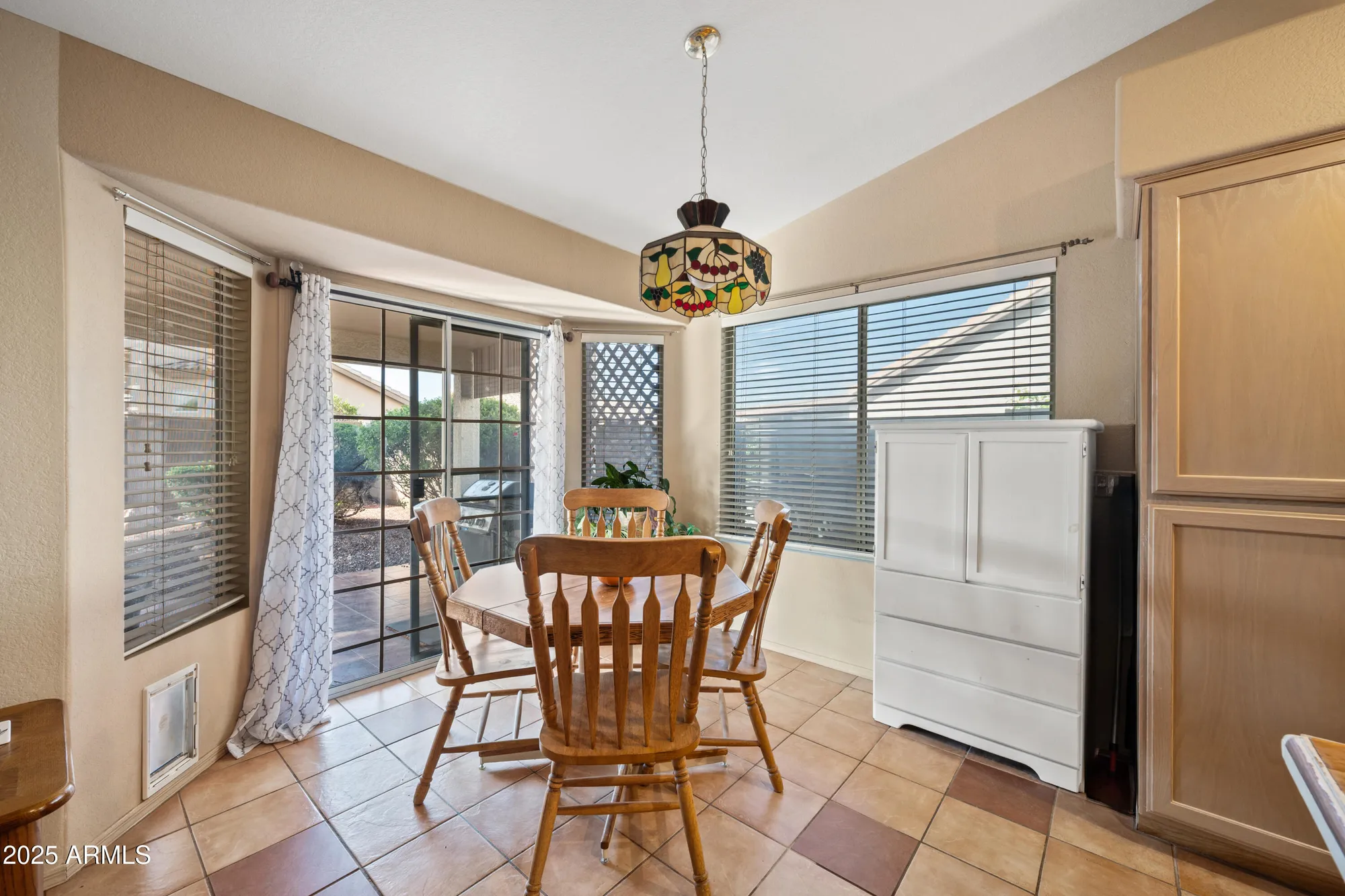 Property Slideshow image 17 of 28 | 10763 w runion dr, Peoria, AZ, 85373