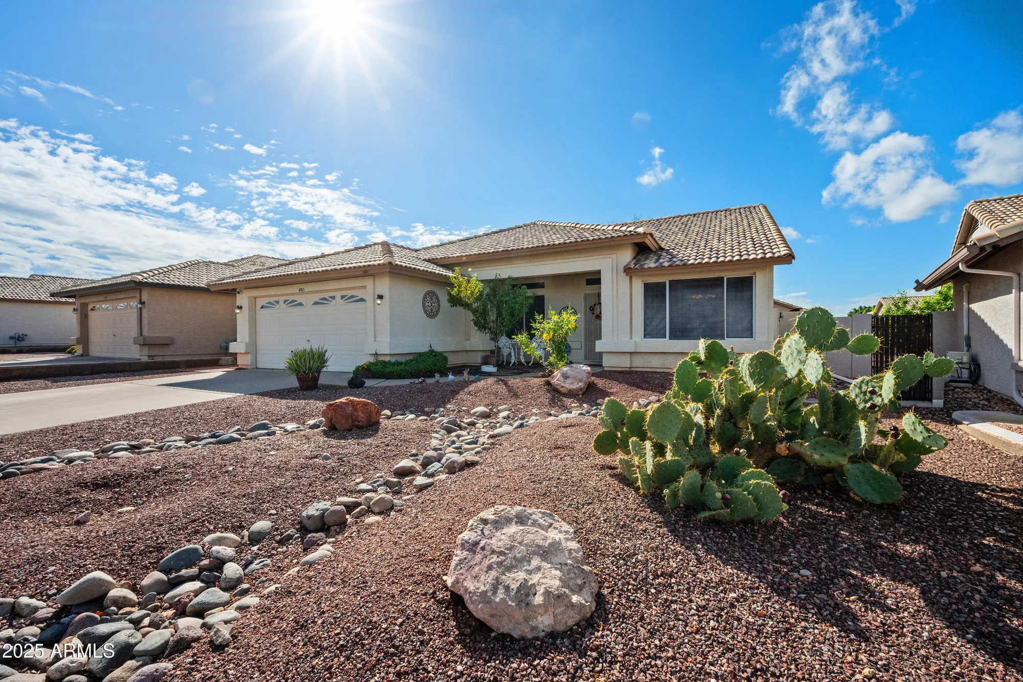 Property Slideshow image 3 of 28 | 10763 w runion dr, Peoria, AZ, 85373