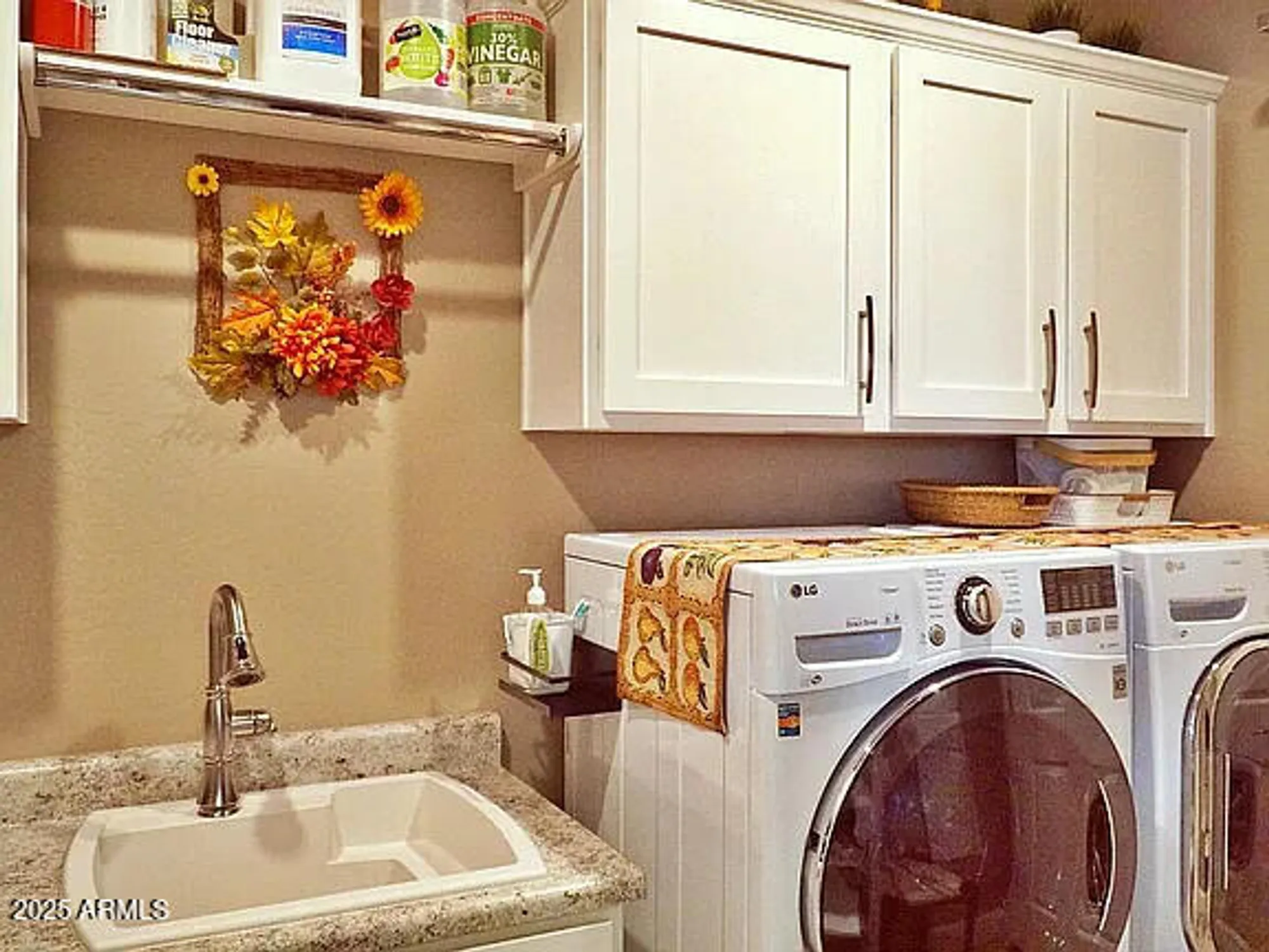 Property Slideshow image 29 of 43 | 3355 rising sun rdg, Wickenburg, AZ, 85390