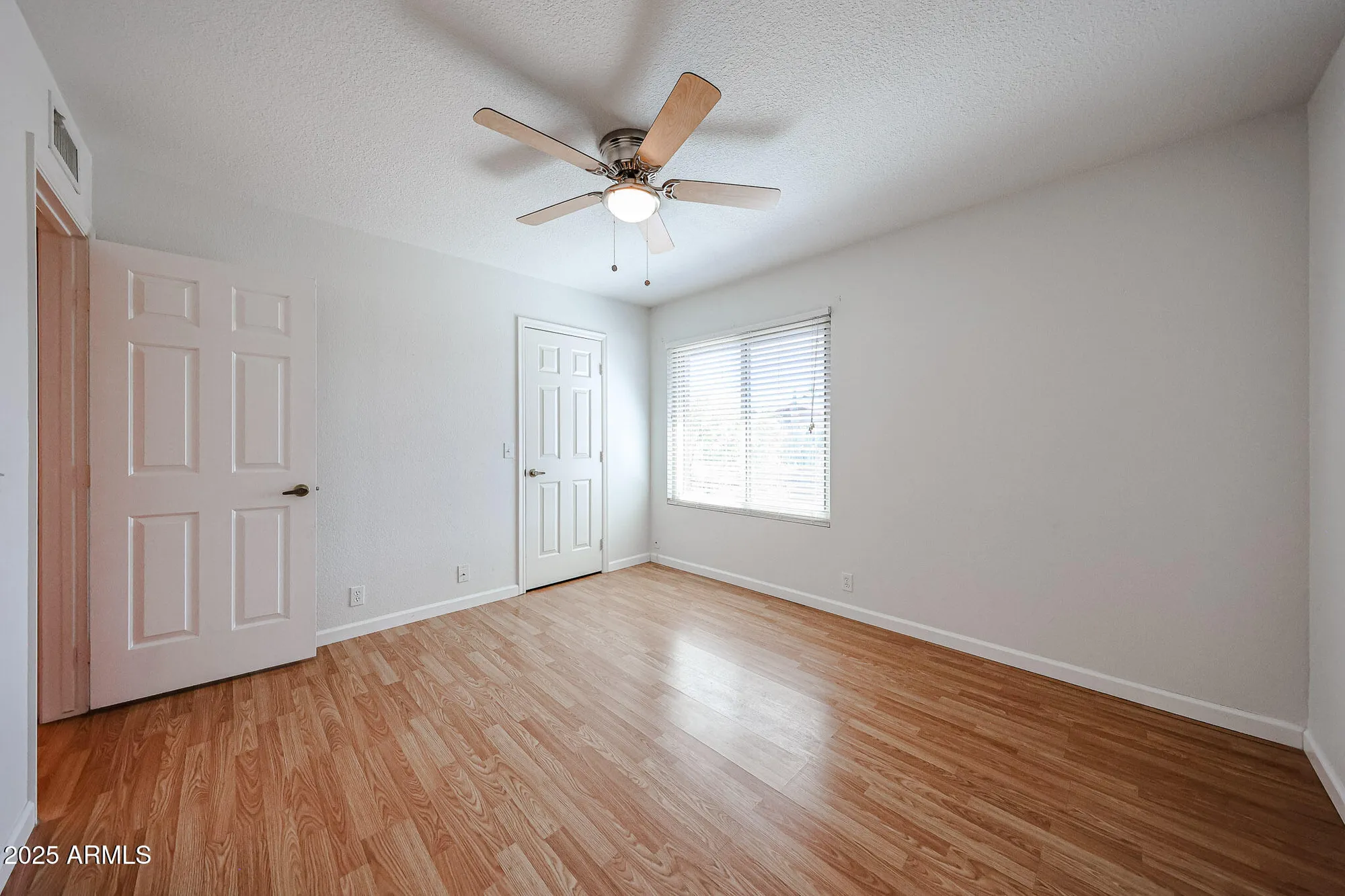 Property Slideshow image 14 of 34 | 9832 w behrend dr, Peoria, AZ, 85382