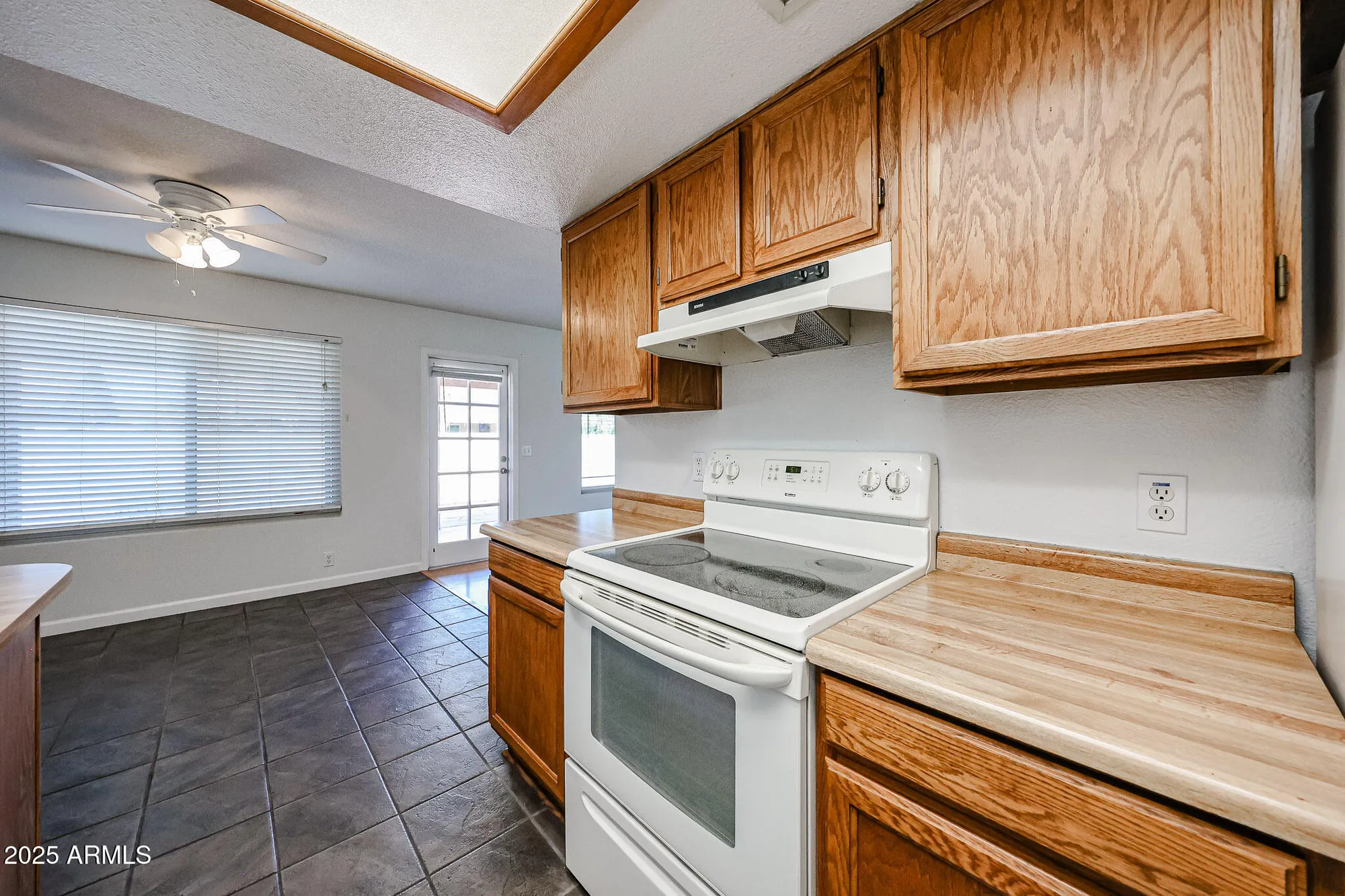 Property Slideshow image 10 of 34 | 9832 w behrend dr, Peoria, AZ, 85382