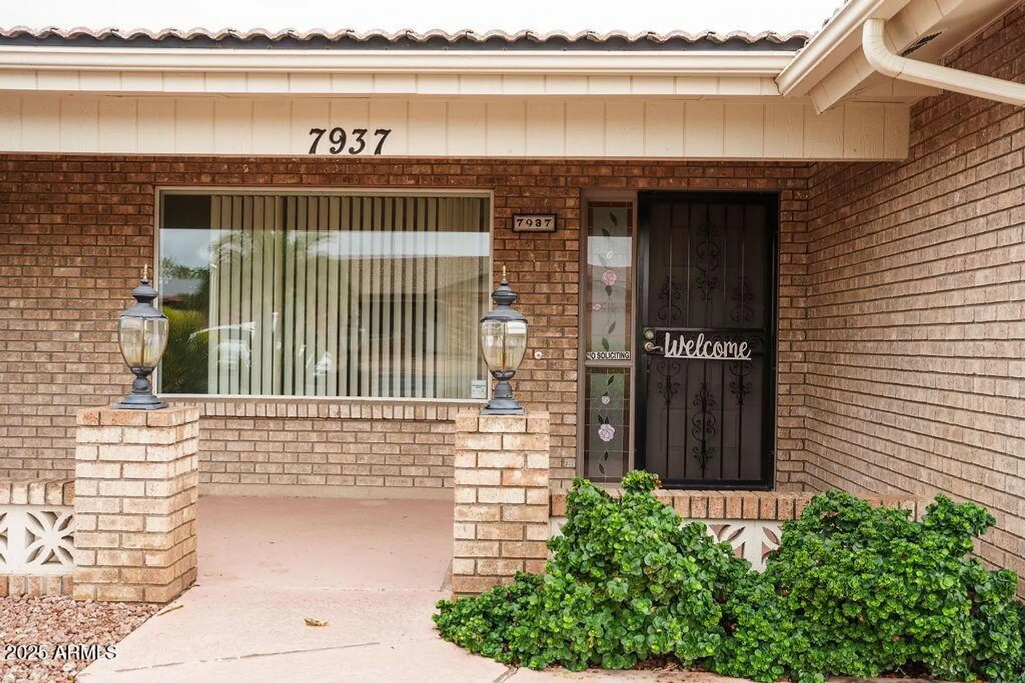 Property Slideshow image 6 of 49 | 7937 e monte ave, Mesa, AZ, 85209