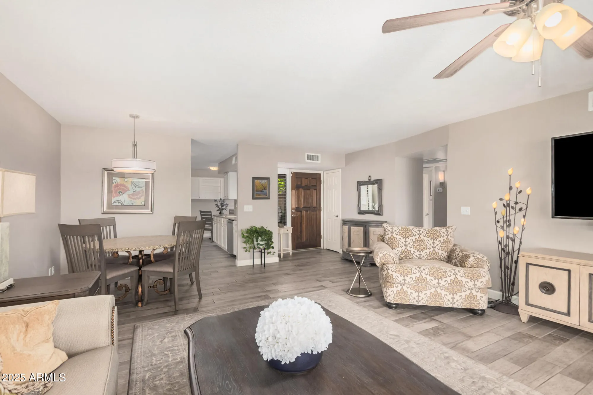 Property Slideshow image 4 of 44 | 9704 w tonto ln, Peoria, AZ, 85382