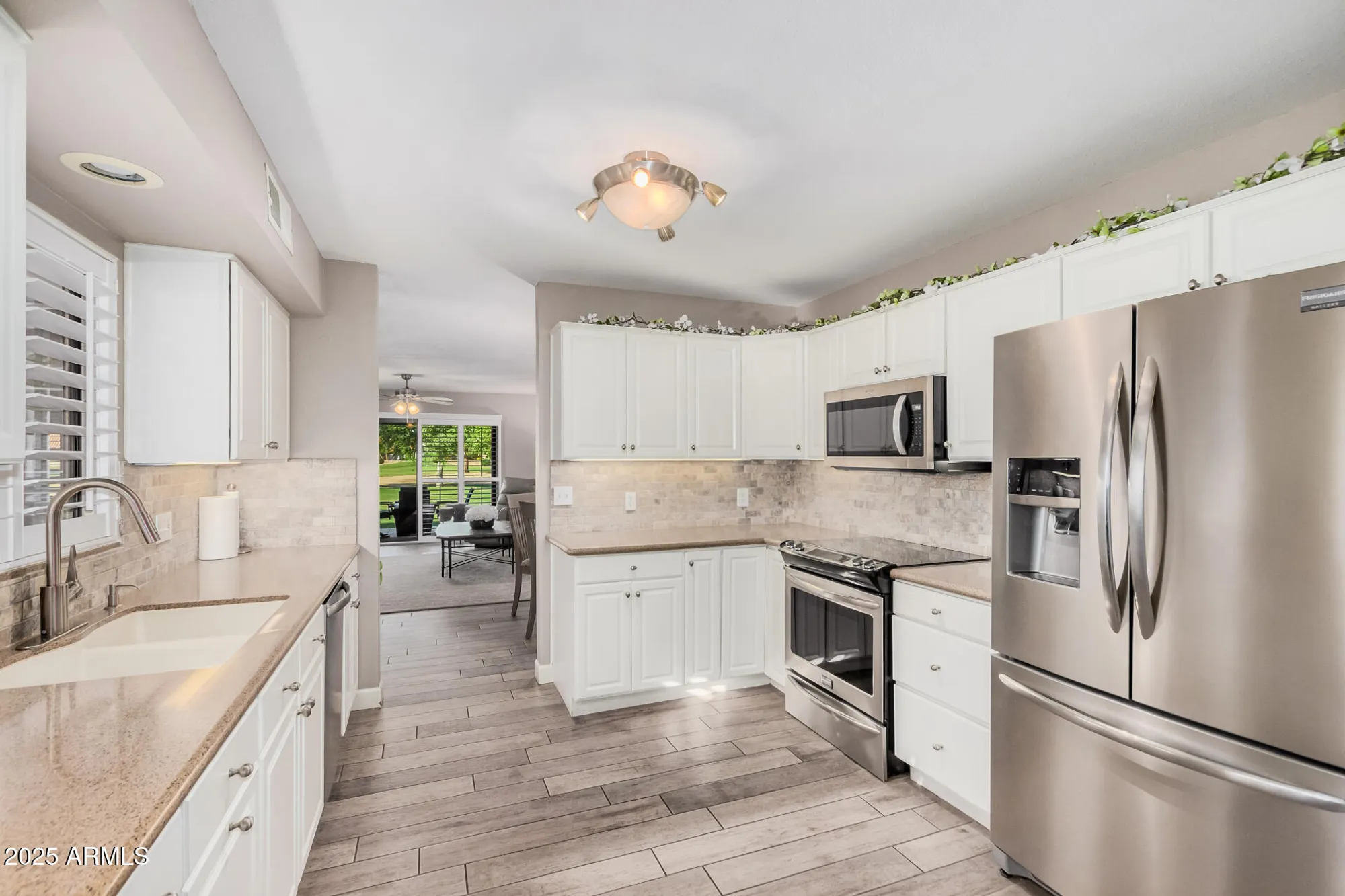 Property Slideshow image 10 of 44 | 9704 w tonto ln, Peoria, AZ, 85382