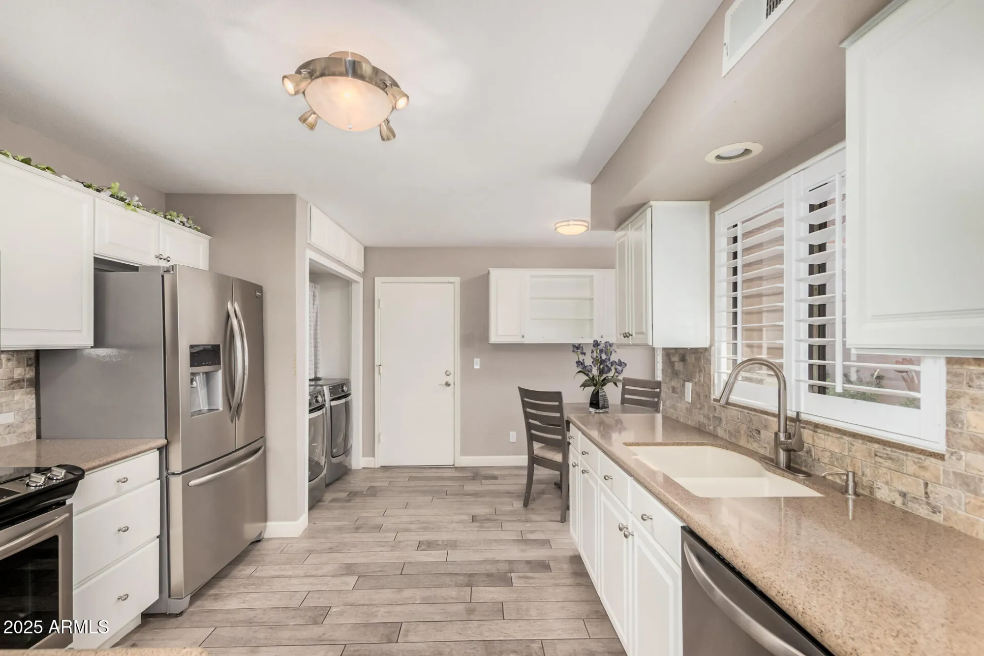 Property Slideshow image 11 of 44 | 9704 w tonto ln, Peoria, AZ, 85382