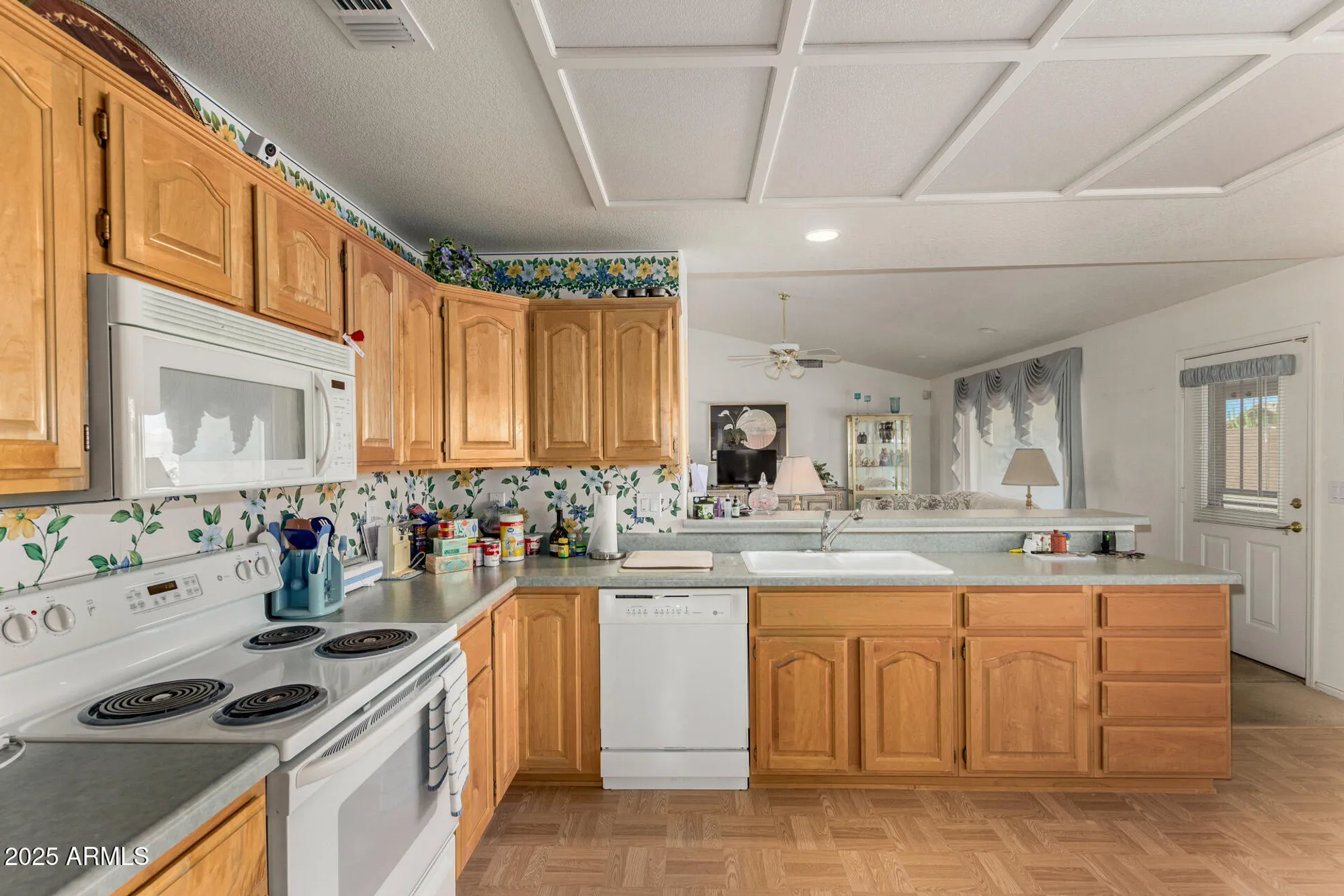 Property Slideshow image 9 of 38 | 2153 s cherrywood cir, Mesa, AZ, 85209