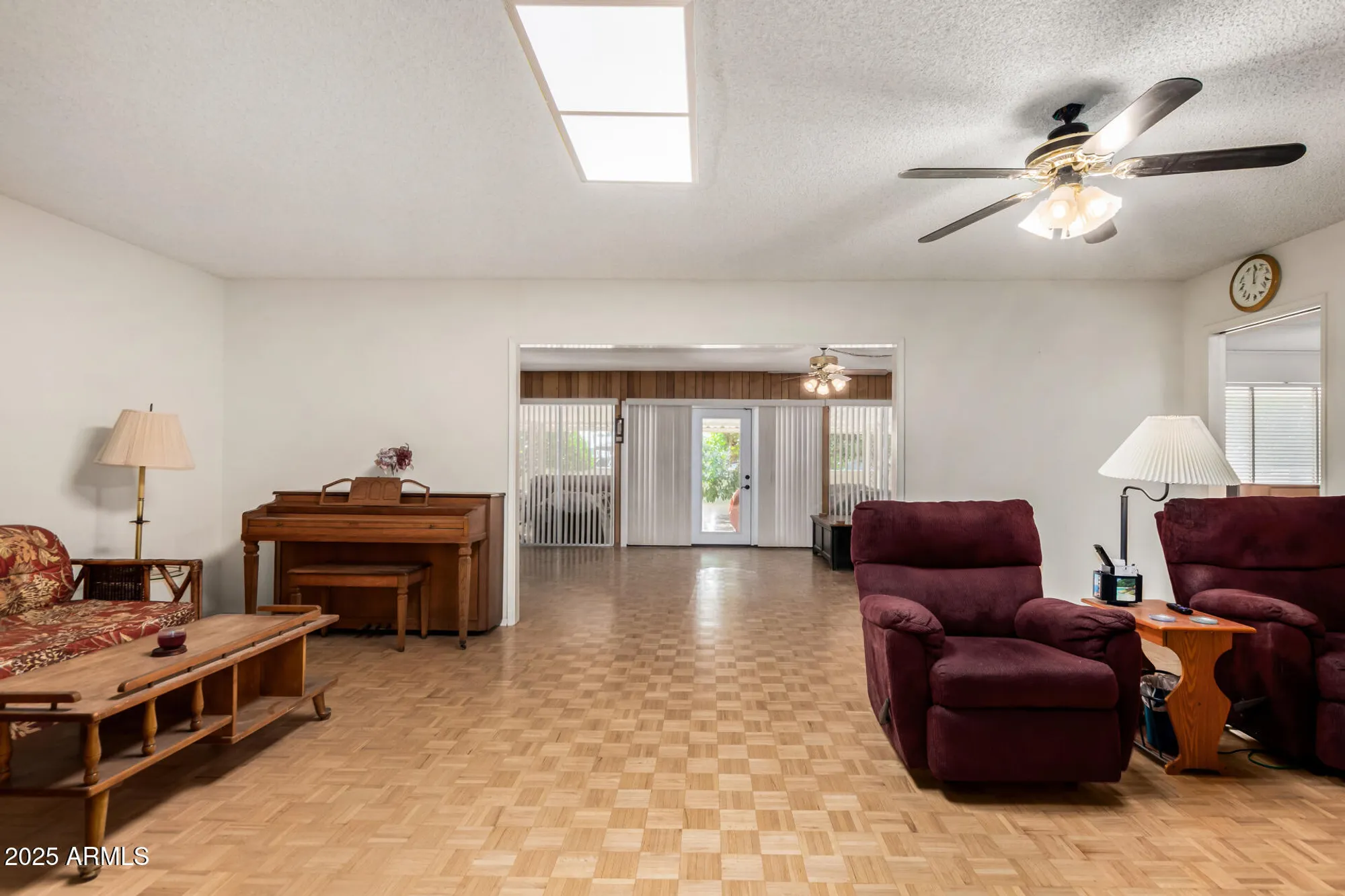 Property Slideshow image 10 of 43 | 10701 w el capitan cir, Sun City, AZ, 85351