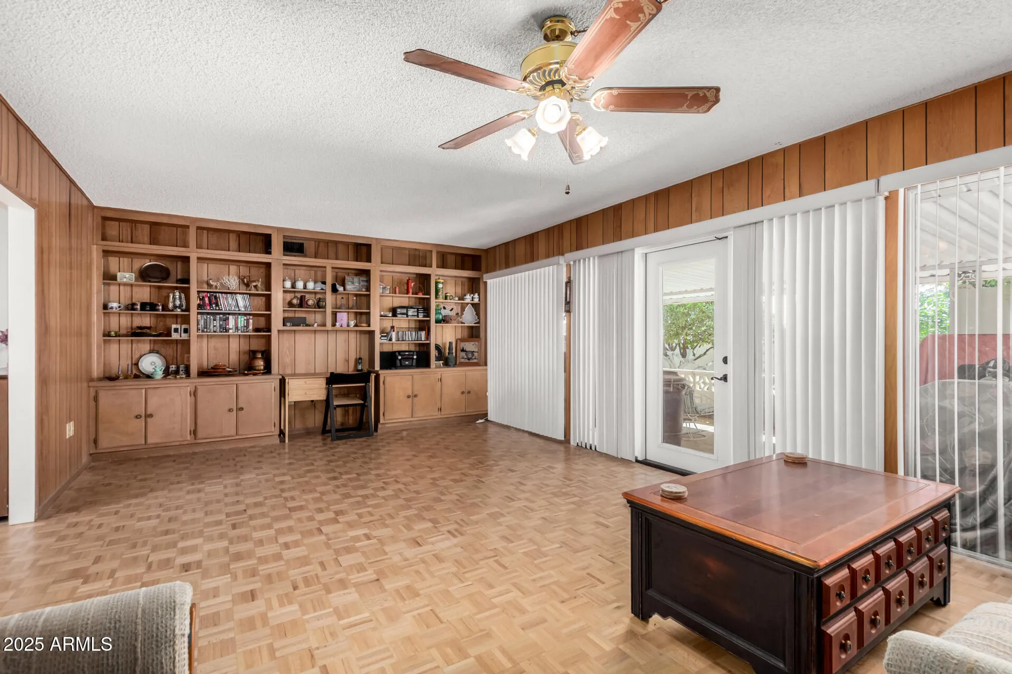 Property Slideshow image 16 of 43 | 10701 w el capitan cir, Sun City, AZ, 85351