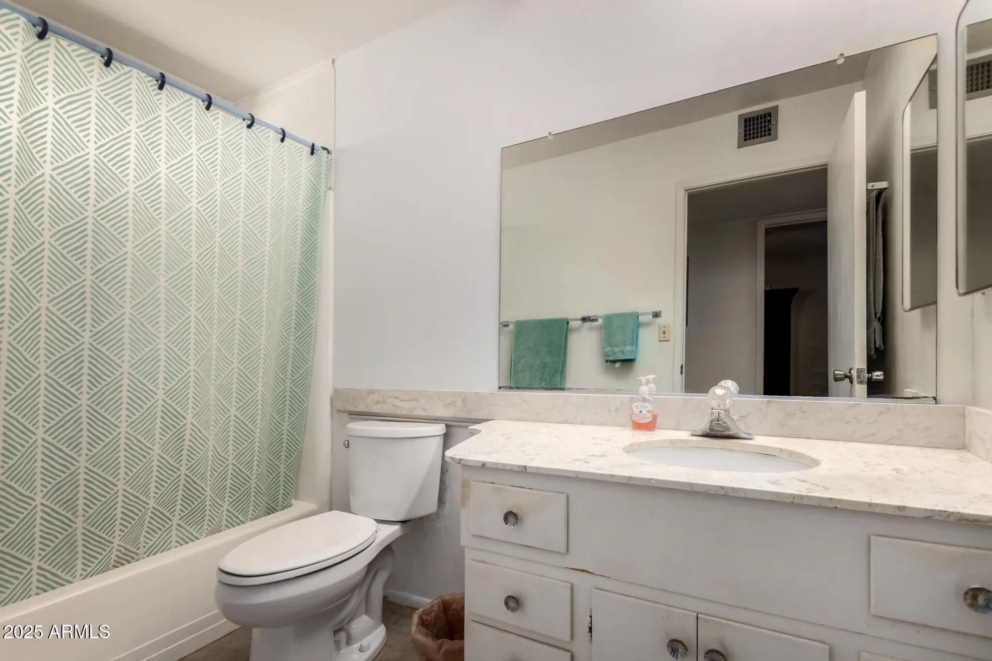 Property Slideshow image 29 of 43 | 10701 w el capitan cir, Sun City, AZ, 85351