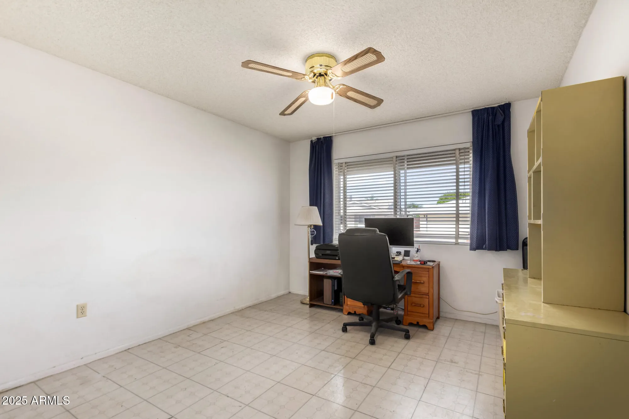 Property Slideshow image 37 of 43 | 10701 w el capitan cir, Sun City, AZ, 85351