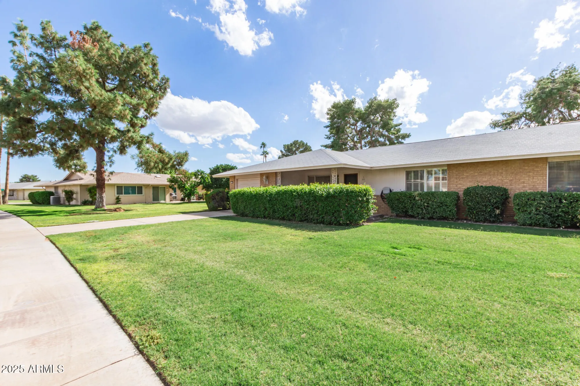 Property Slideshow image 2 of 31 | 9625 w oak ridge dr, Sun City, AZ, 85351