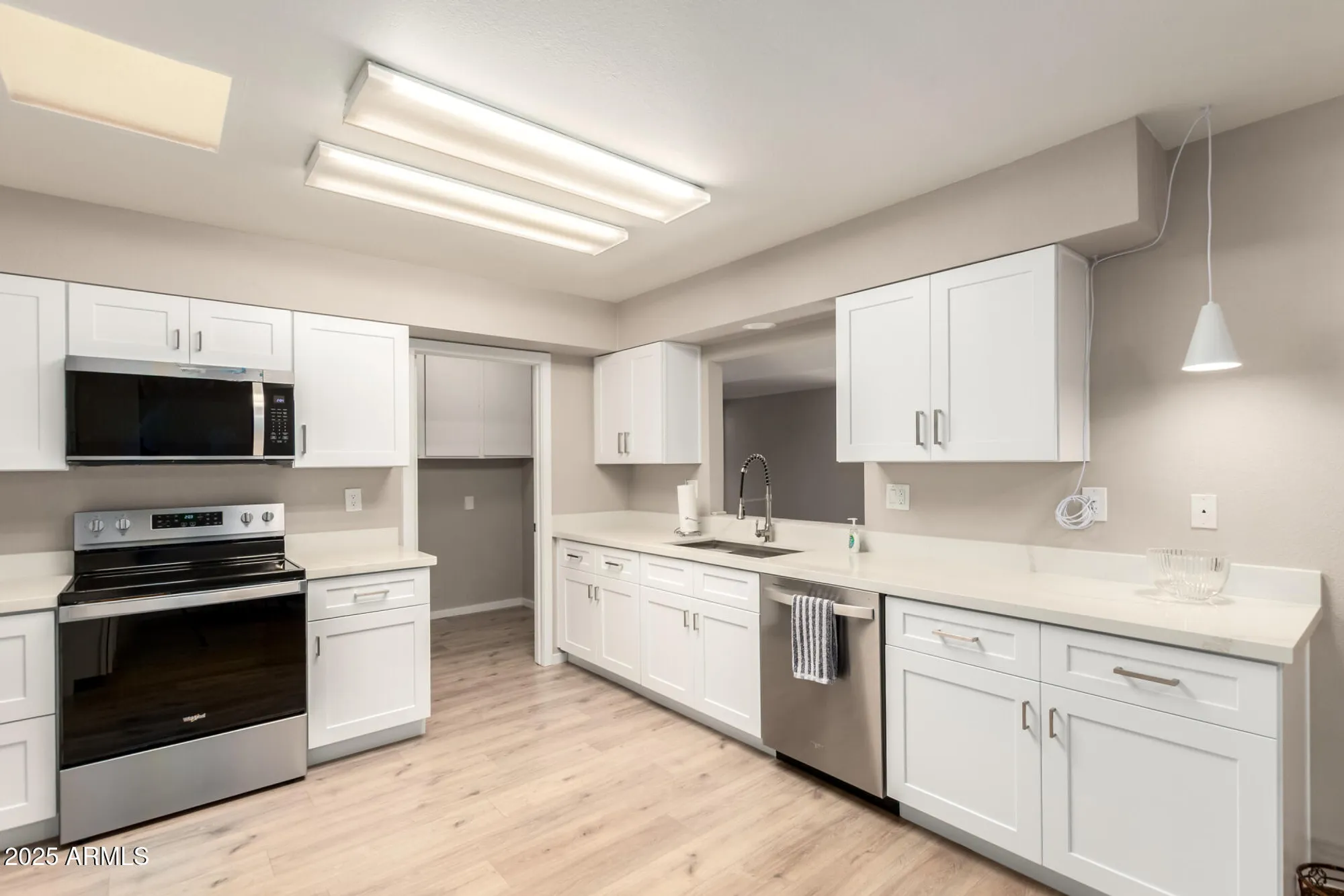 Property Slideshow image 13 of 31 | 9625 w oak ridge dr, Sun City, AZ, 85351