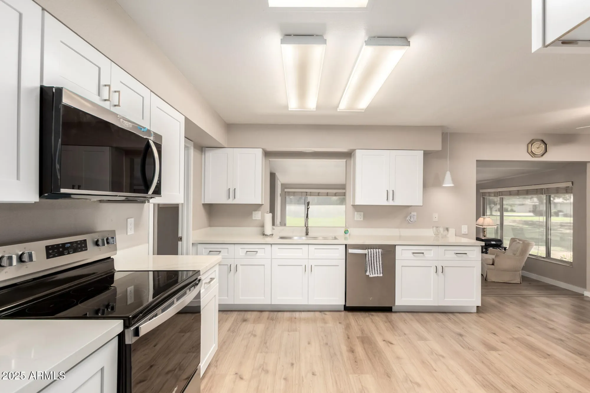 Property Slideshow image 14 of 31 | 9625 w oak ridge dr, Sun City, AZ, 85351