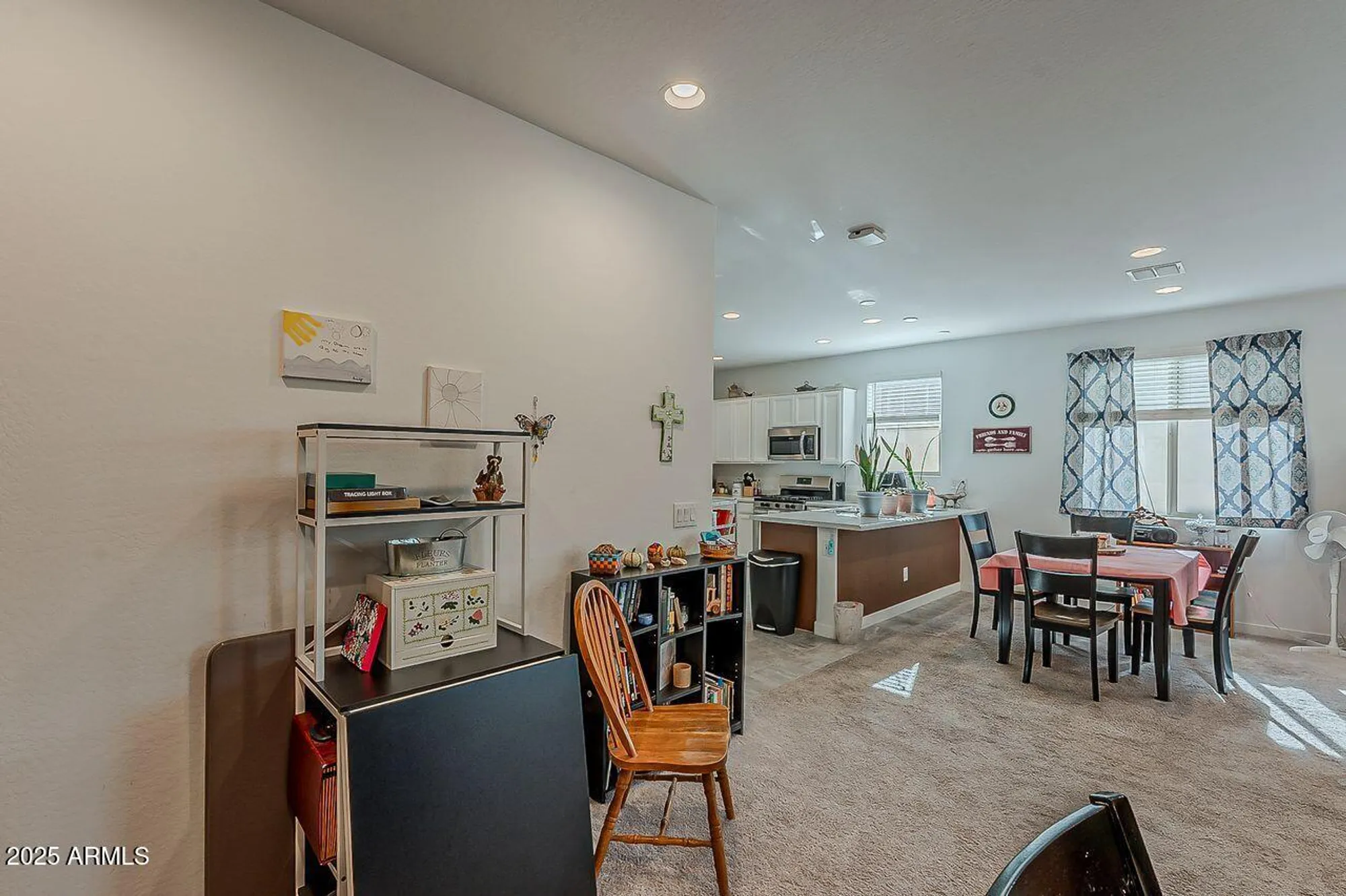 Property Slideshow image 12 of 54 | 17237 w west wind dr, Surprise, AZ, 85387