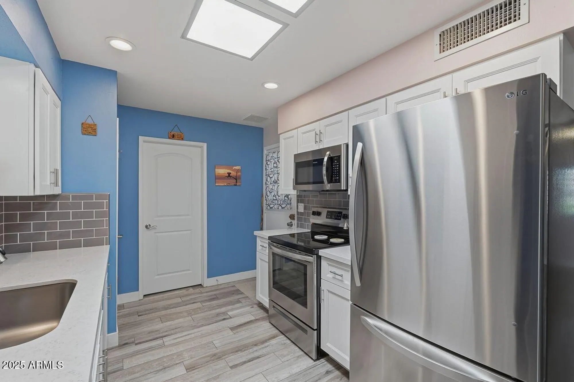 Property Slideshow image 23 of 47 | 10731 w tropicana cir, Sun City, AZ, 85351