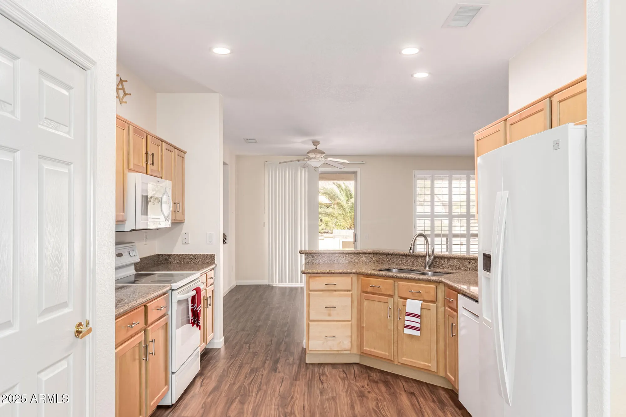 Property Slideshow image 15 of 36 | 15764 w silver breeze dr, Surprise, AZ, 85374