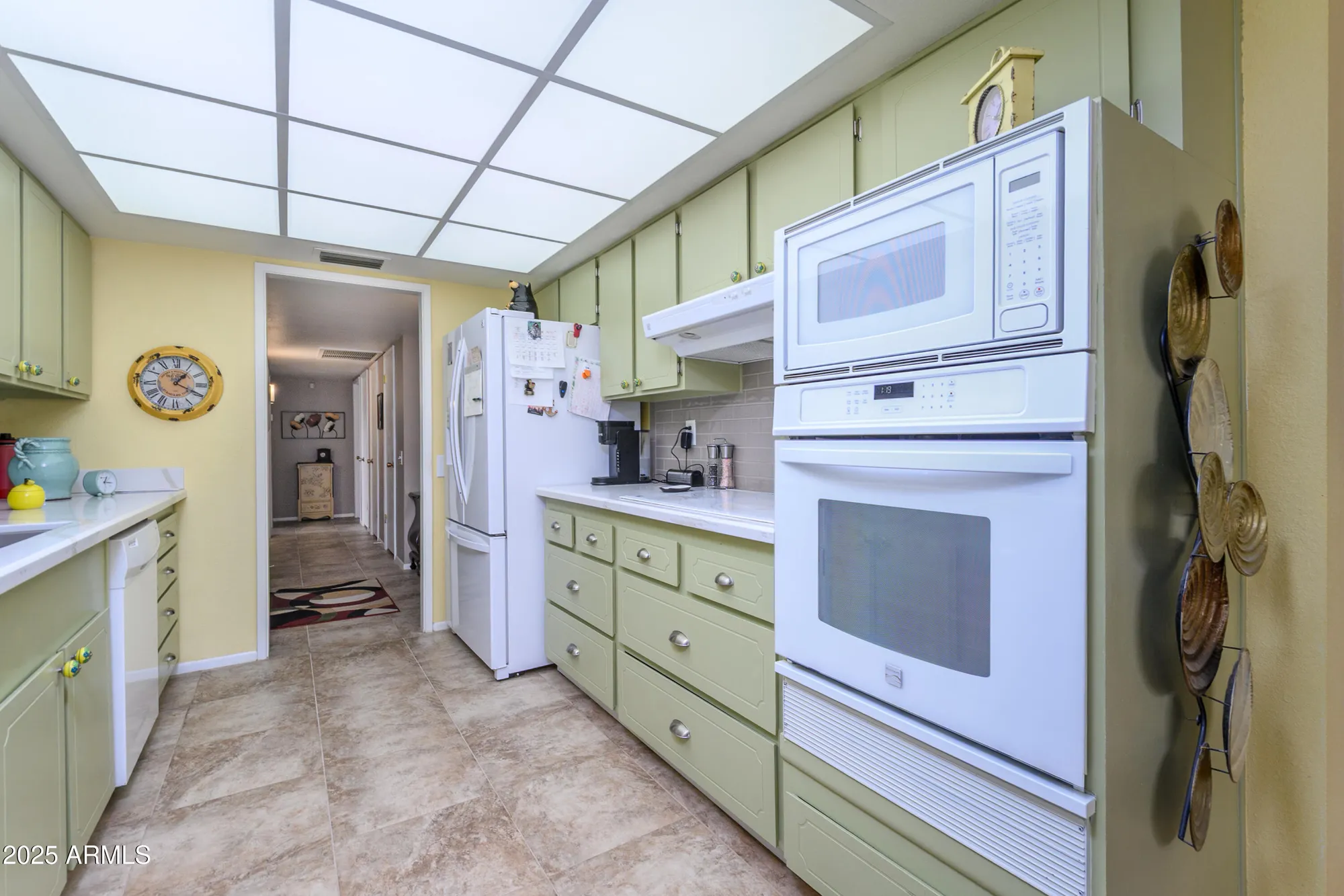 Property Slideshow image 14 of 29 | 12934 w shadow hills dr, Sun City West, AZ, 85375