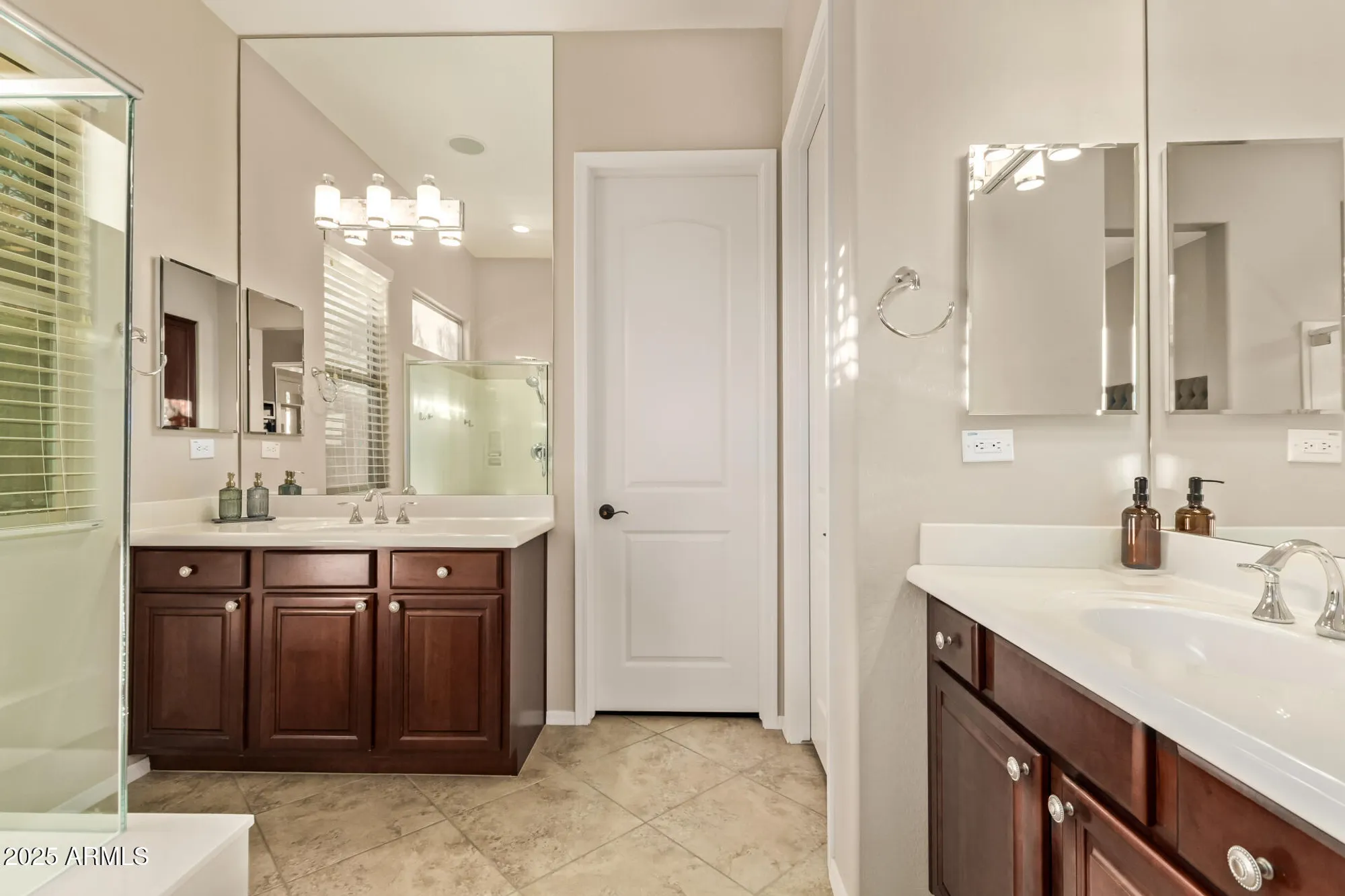 Property Slideshow image 21 of 43 | 12725 w dale ln, Peoria, AZ, 85383