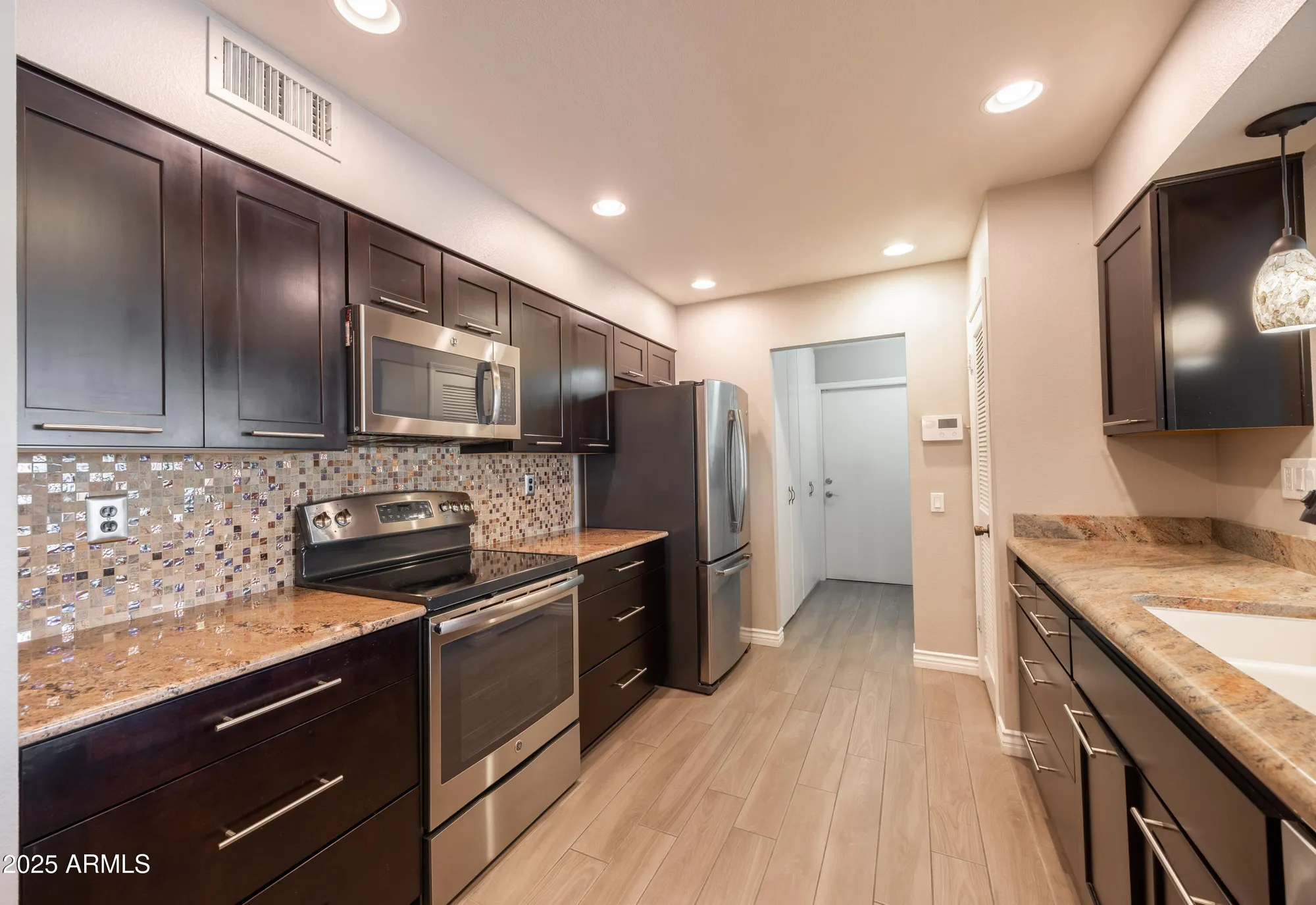 Property Slideshow image 4 of 30 | 10650 w brookside dr, Sun City, AZ, 85351