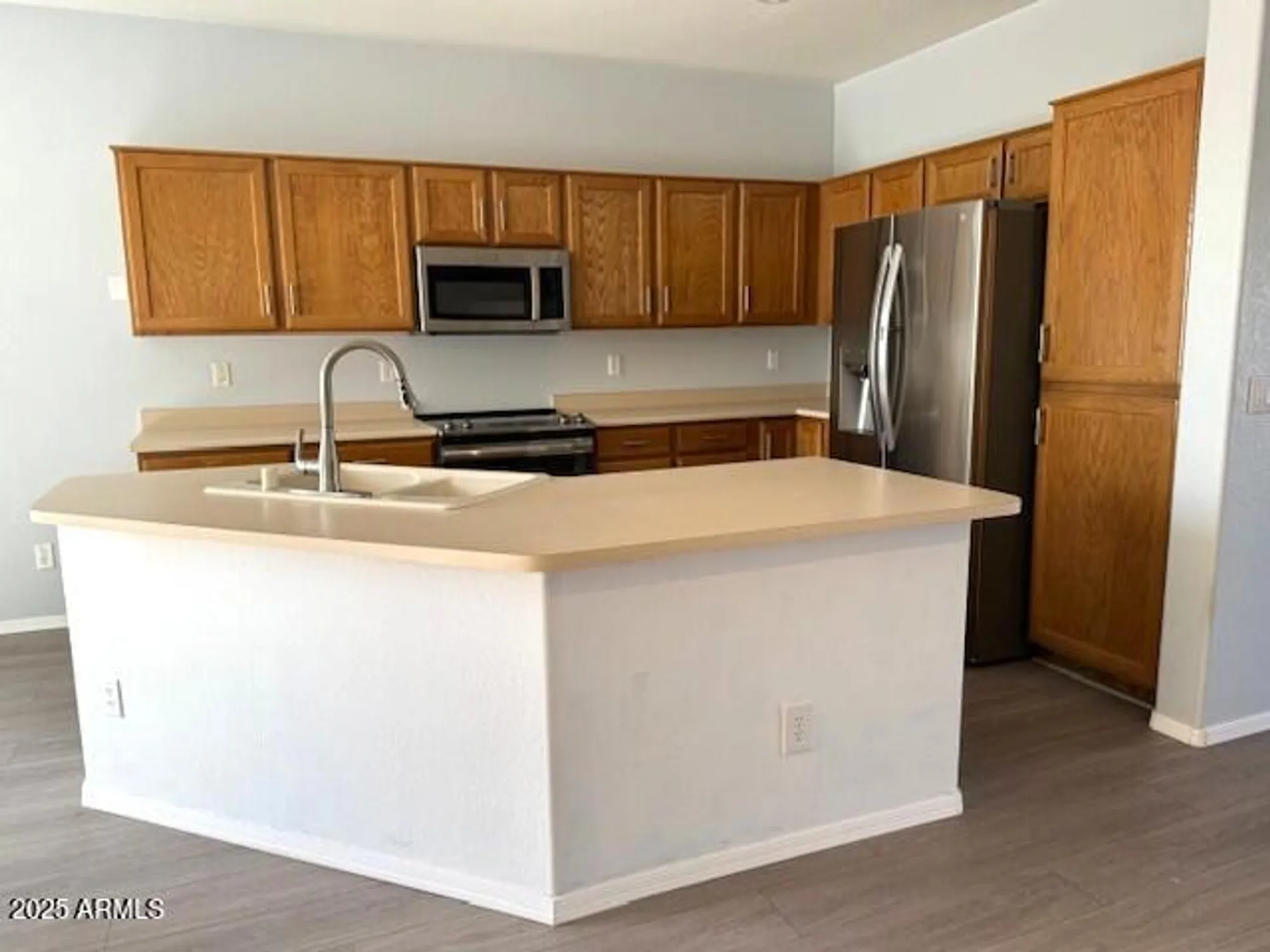 Property Slideshow image 14 of 36 | 11029 w oraibi dr, Peoria, AZ, 85373