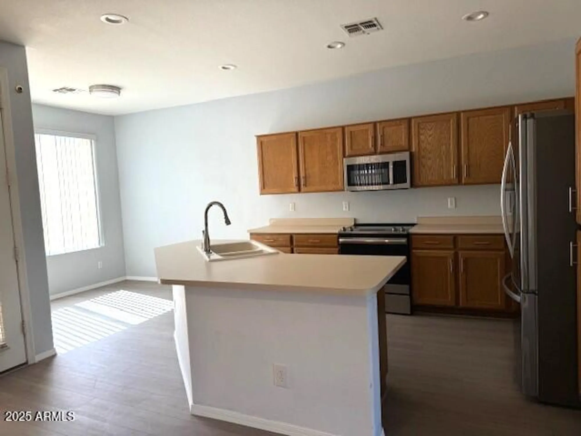 Property Slideshow image 15 of 36 | 11029 w oraibi dr, Peoria, AZ, 85373