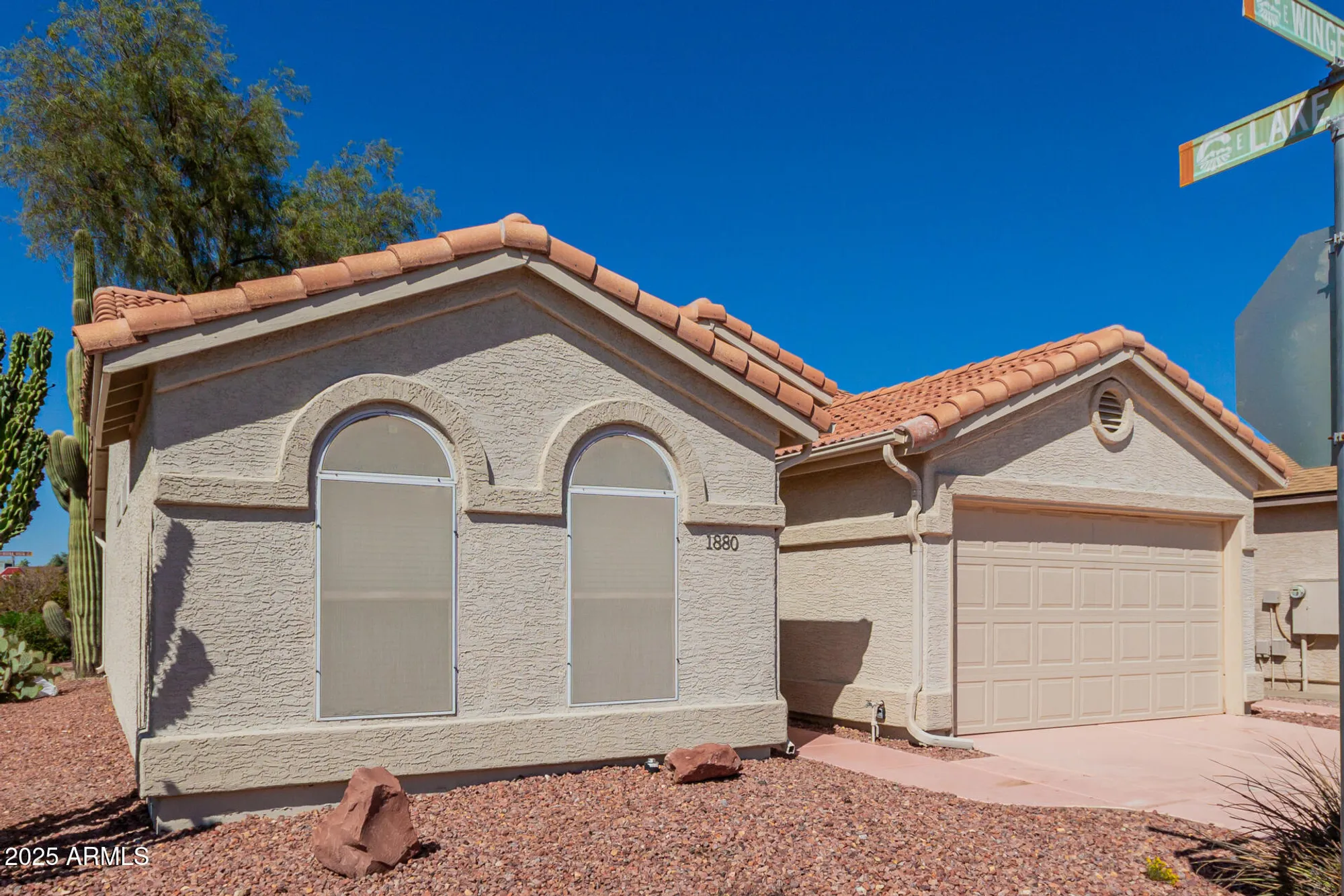 Property Slideshow image 3 of 24 | 1880 e winged foot dr, Chandler, AZ, 85249